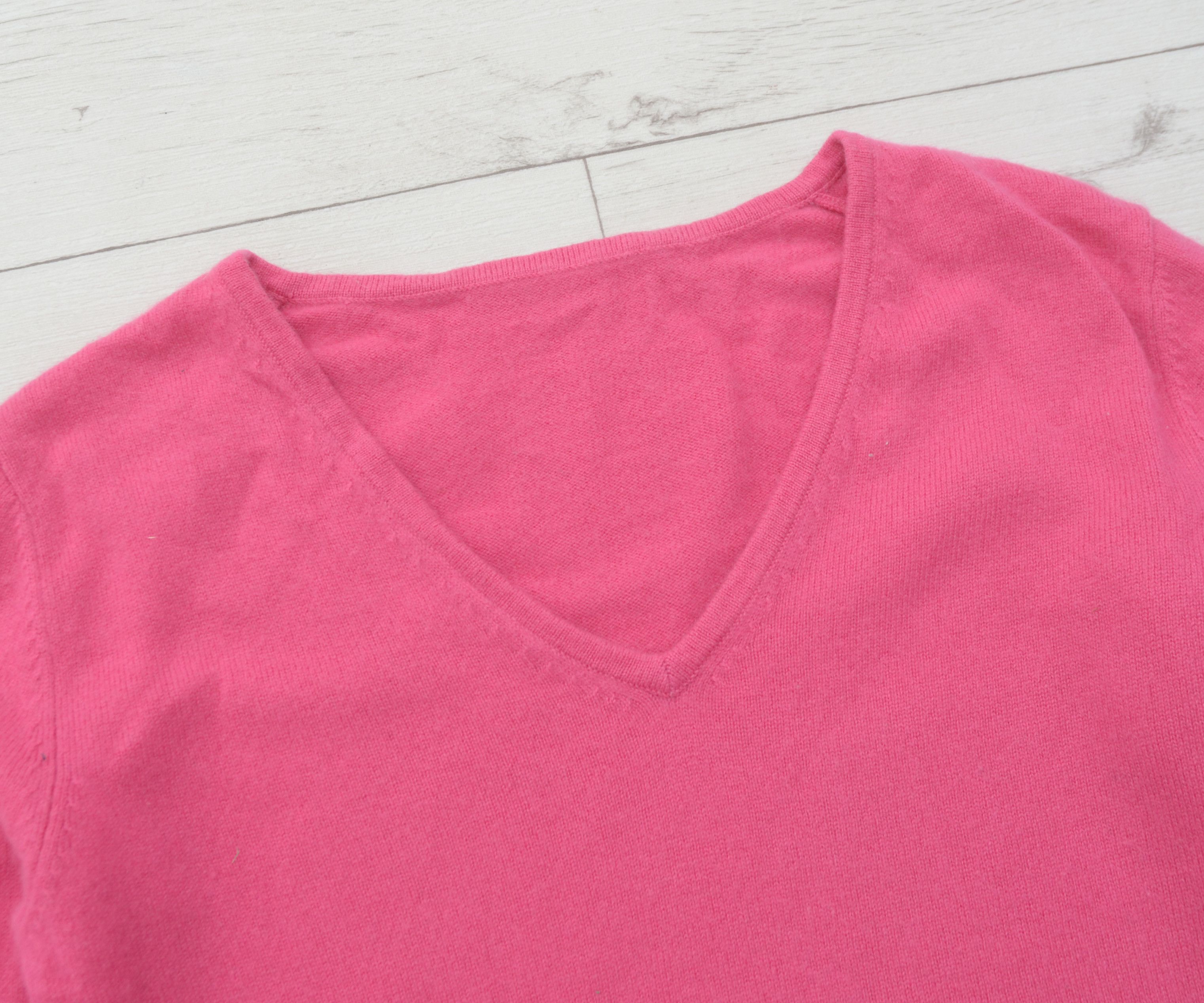 Vintage Vintage Y2K 100% Cashmere Pink V-neck Jumper Sweater Barbie Size XXS / US 00 / IT 34 - 4 Thumbnail
