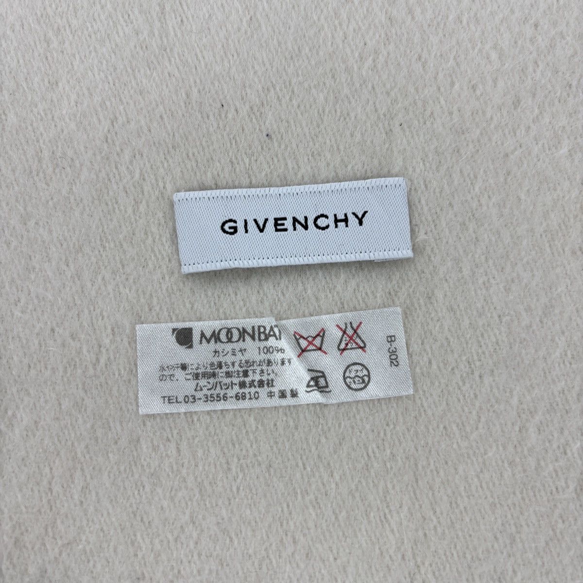 Givenchy Givenchy Scarf # D745 # Muffler # Neckwear Size ONE SIZE - 2 Thumbnail