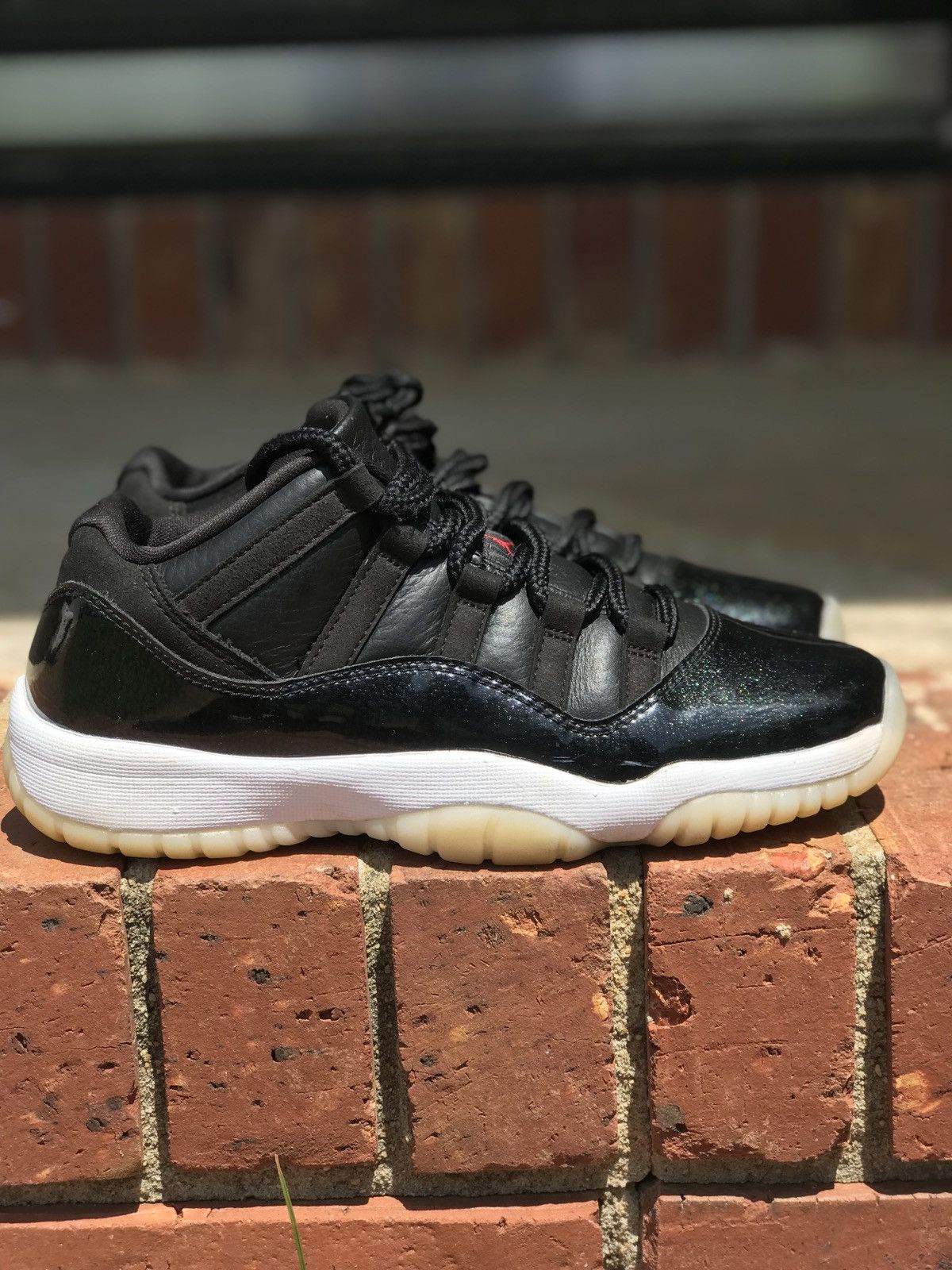 Air Jordan Retro 11 Low 72-10 GS Size 5Y / 6.5