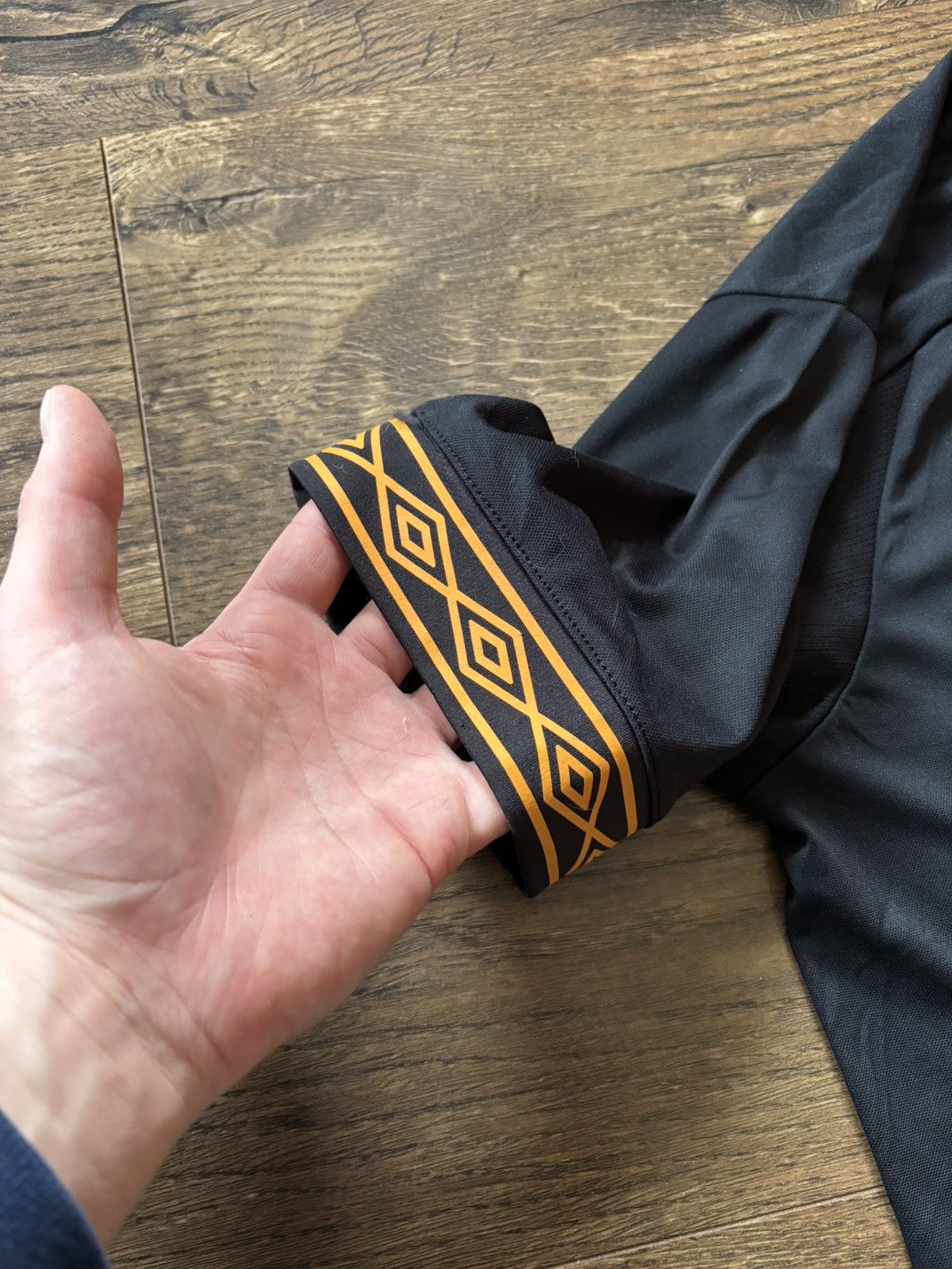 Umbro Hull City 2018-19 Umbro away football jersey size M Size US M / EU 48-50 / 2 - 5 Thumbnail