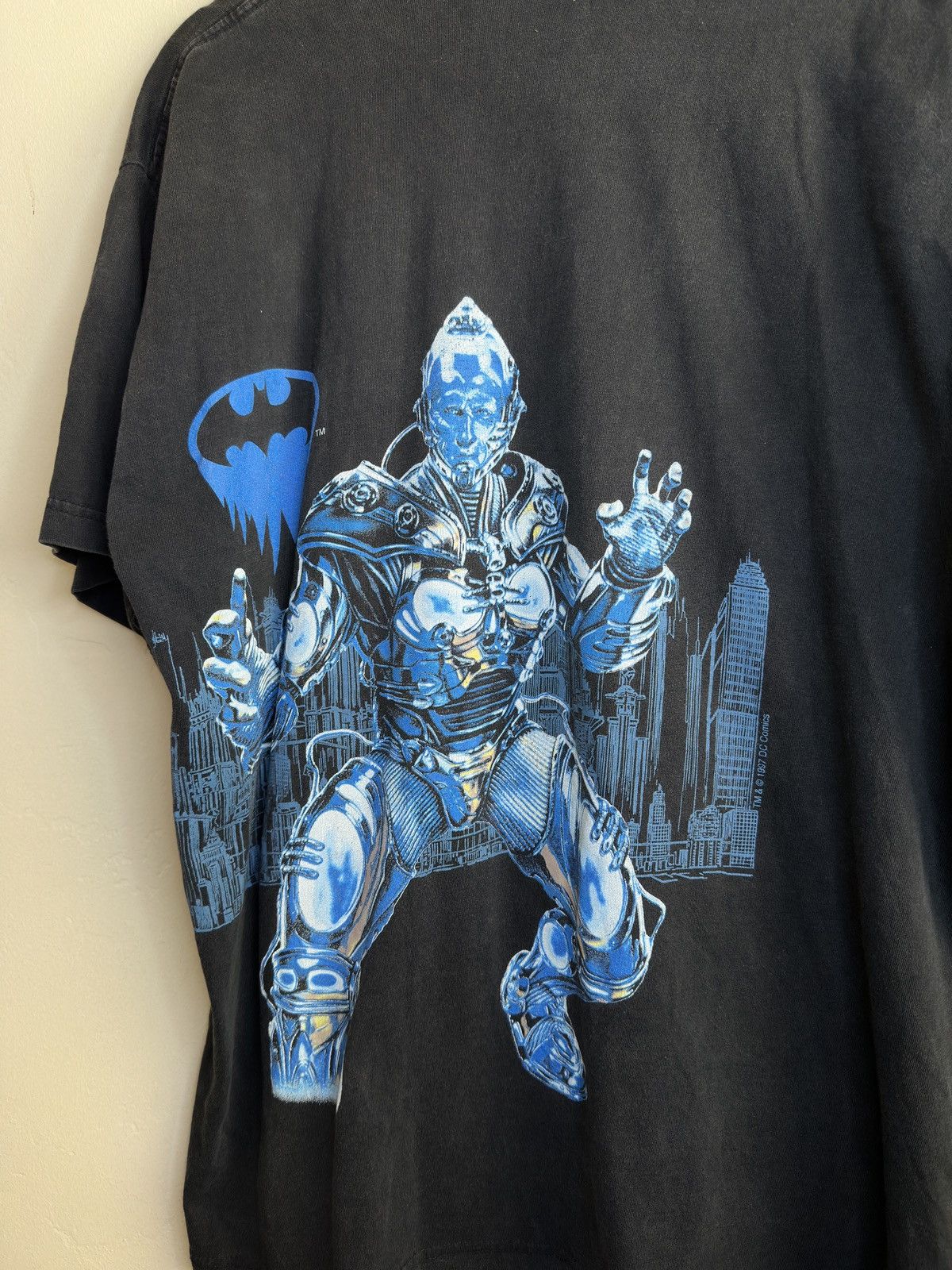 DC Comics *RARE* Vintage 90s Batman & Robin DC Comics AOP Wrap T-Shirt Size US L / EU 52-54 / 3 - 4 Thumbnail