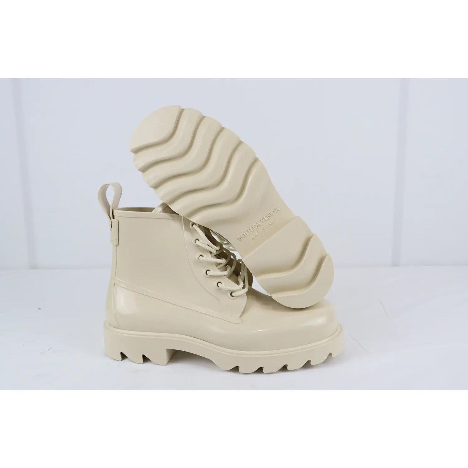 Bottega Veneta o1rshd1 Shiny Rubber Stride Ankle Boot in Sea Salt Size US 12 / EU 45 - 7 Thumbnail