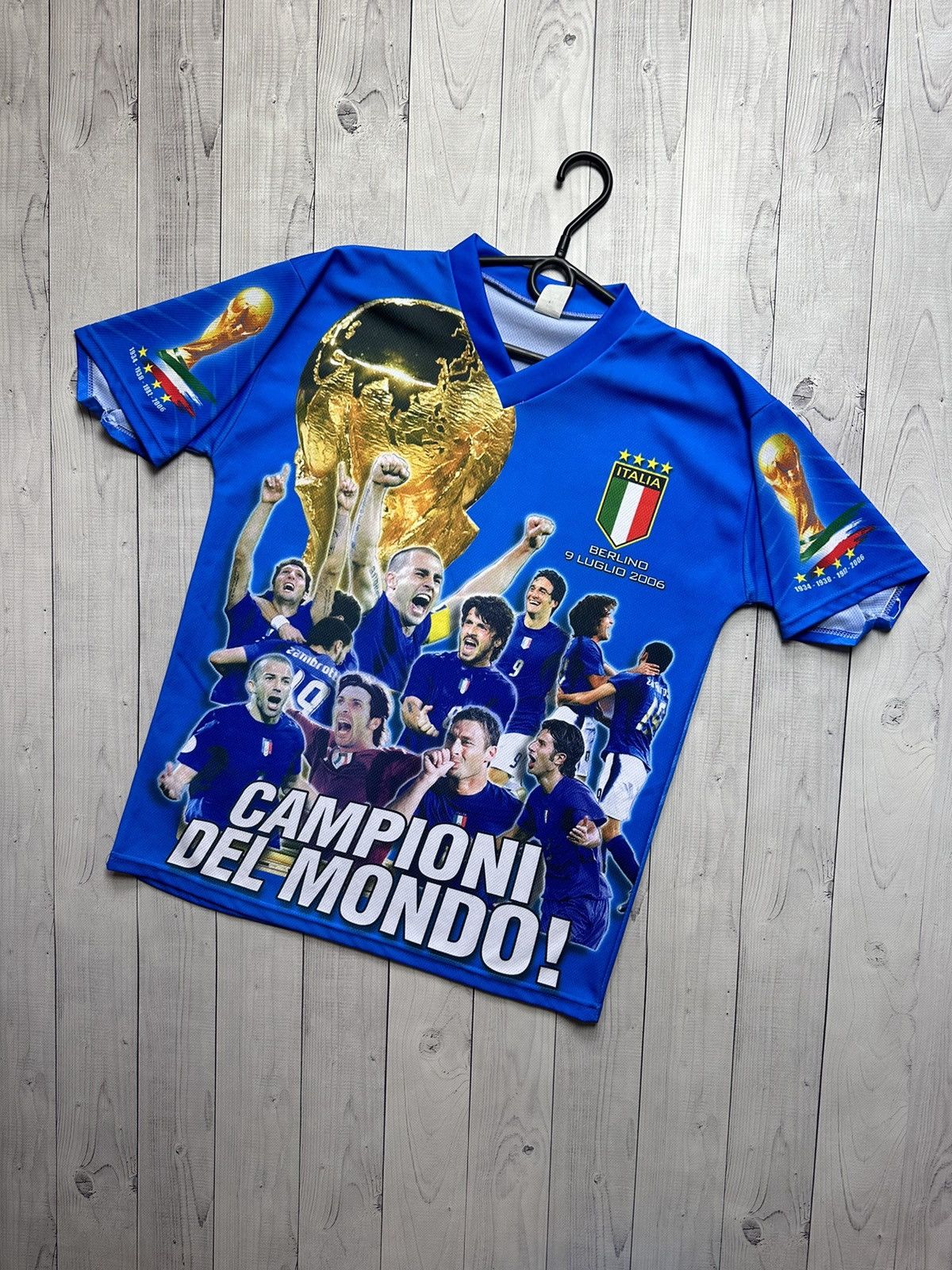 Vintage Italy soccer tee Champions World Cup 2006 Italia