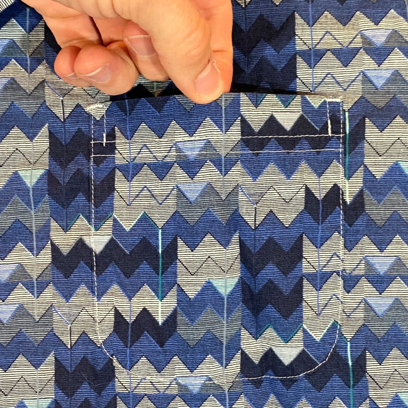 Vintage L.L. Bean Men's Shirt Large Blue Geometric Short Sleeve Button-Up Outdoor Casual Formal Travel Size US L / EU 52-54 / 3 - 3 Thumbnail