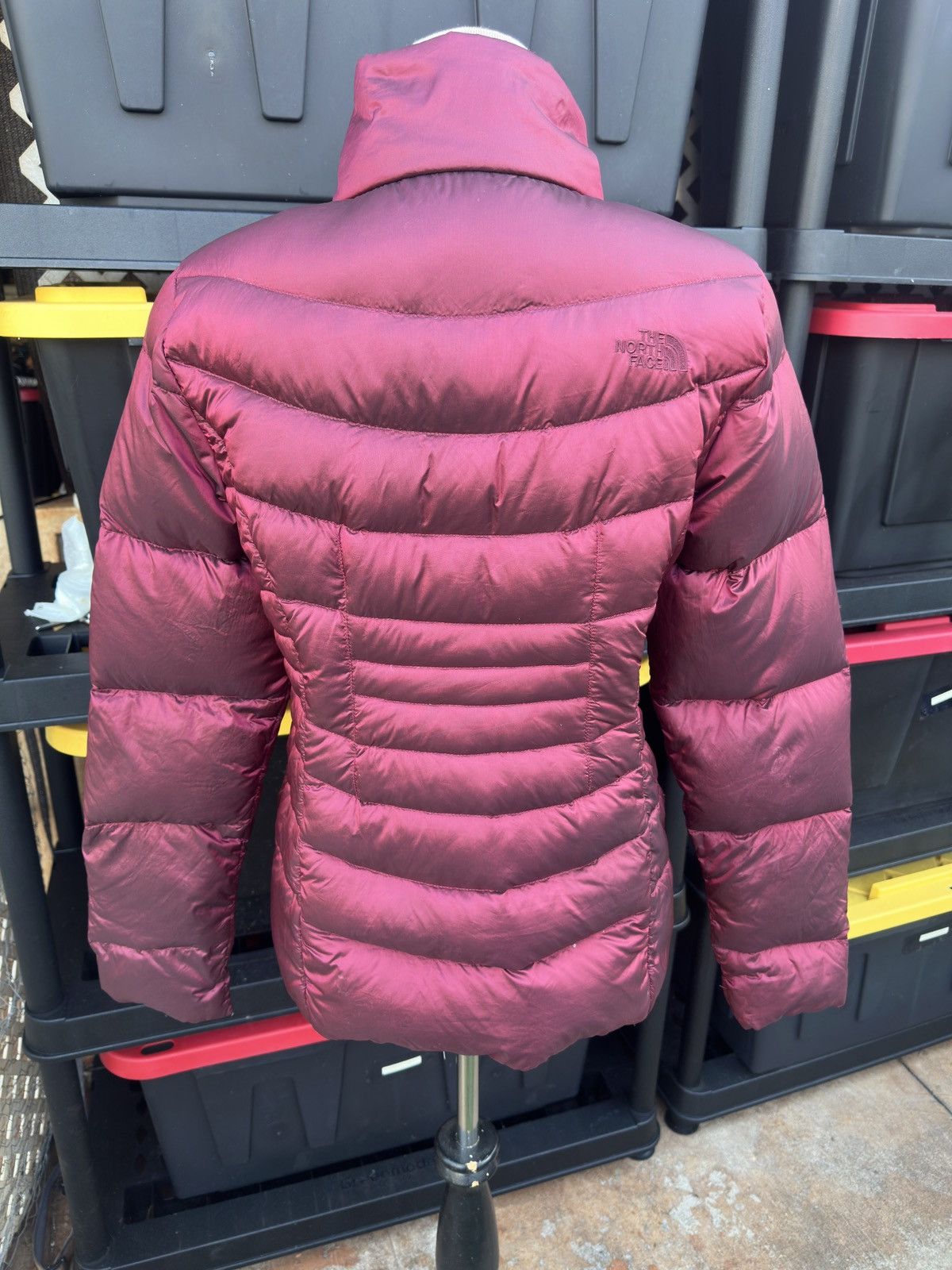 The North Face The North Face Puffer Jacket Women's M Full Zip Burgundy Size M / US 6-8 / IT 42-44 - 2 Thumbnail
