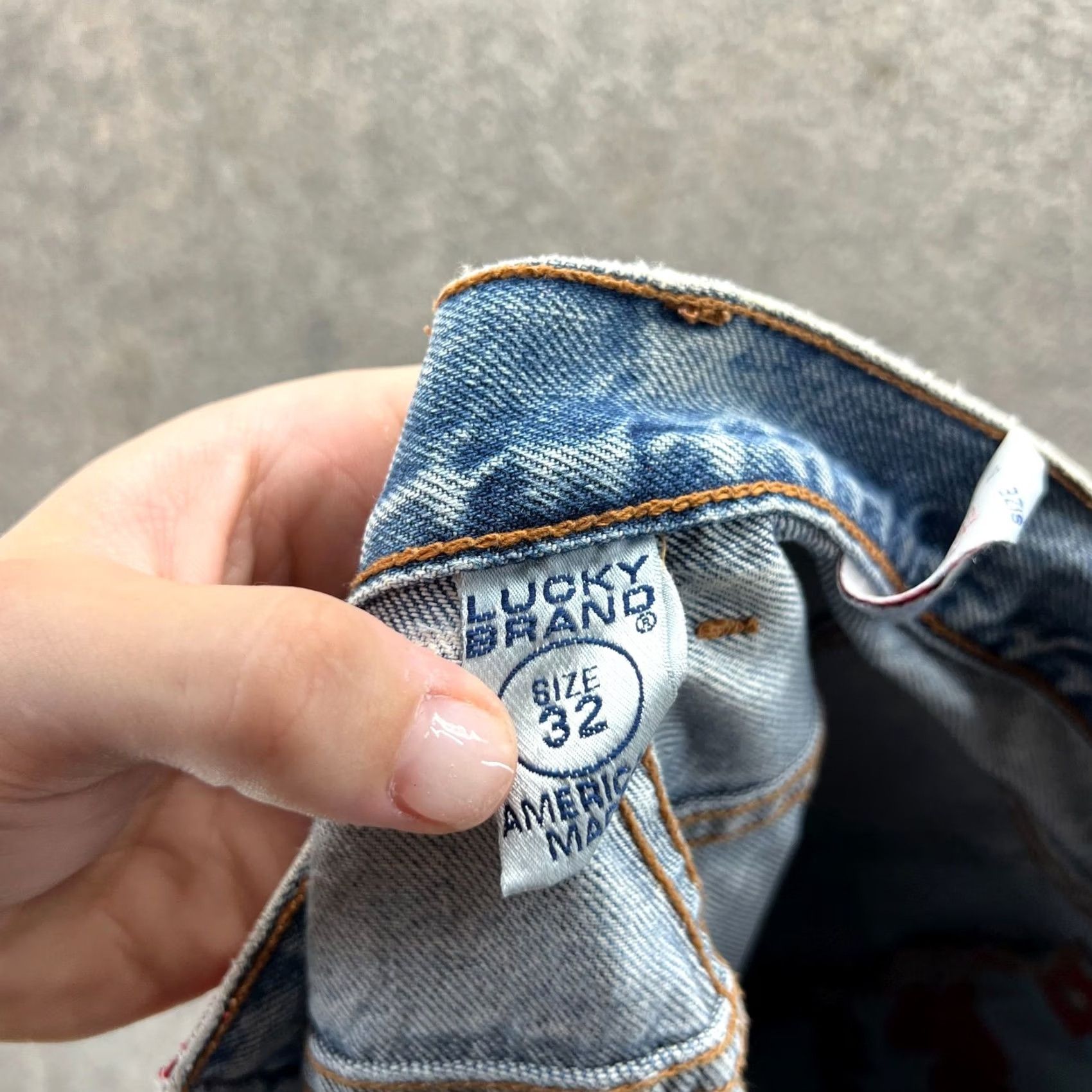 Lucky Brand VINTAGE Lucky Brand Jeans Men 32 Blue Denim Straight 5-Pocket Design Blue Denim Jeans Men 32 Regular Mens Fits Straight Jeans Size US 32 / EU 48 - 5 Thumbnail