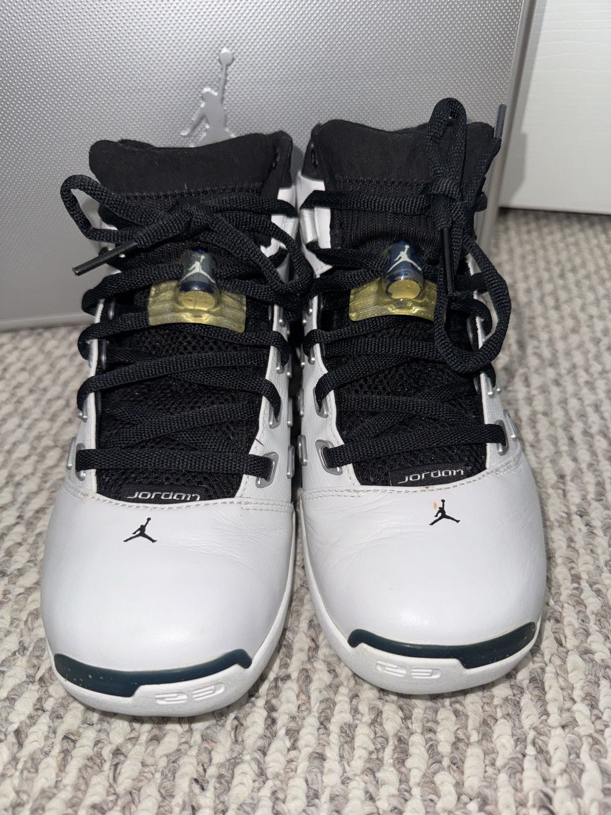 Nike Air Jordan XVII “College Blue” (2002 OG) Briefcase Sealed CD Size US 8.5 / EU 41-42 - 5 Thumbnail