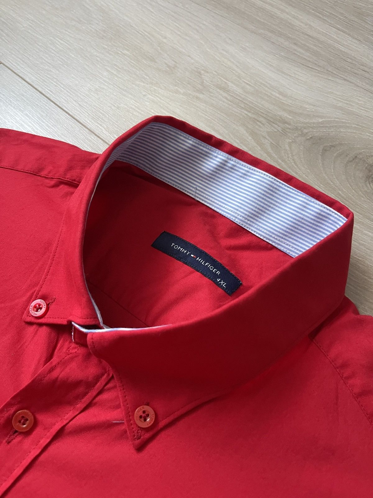 Tommy Hilfiger Vintage tommy hilfiger red short sleeve shirt 4XL Size US XXL / EU 58 / 5 - 3 Thumbnail