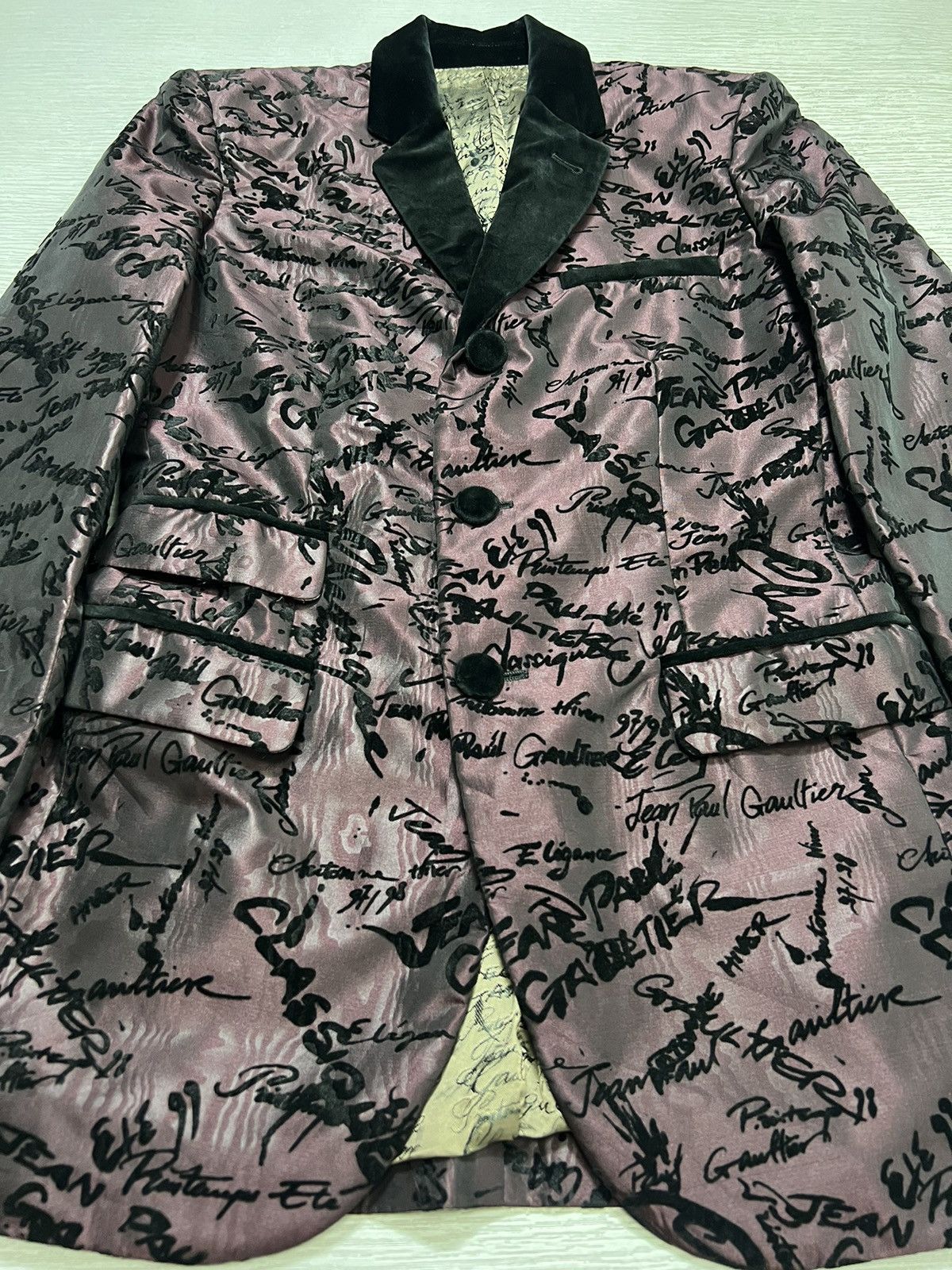 Jean Paul Gaultier JPG AW 97-98 Signature Monogram Print Velvet Jacquard Blazer Size US XS / EU 42 / 0 - 9 Thumbnail