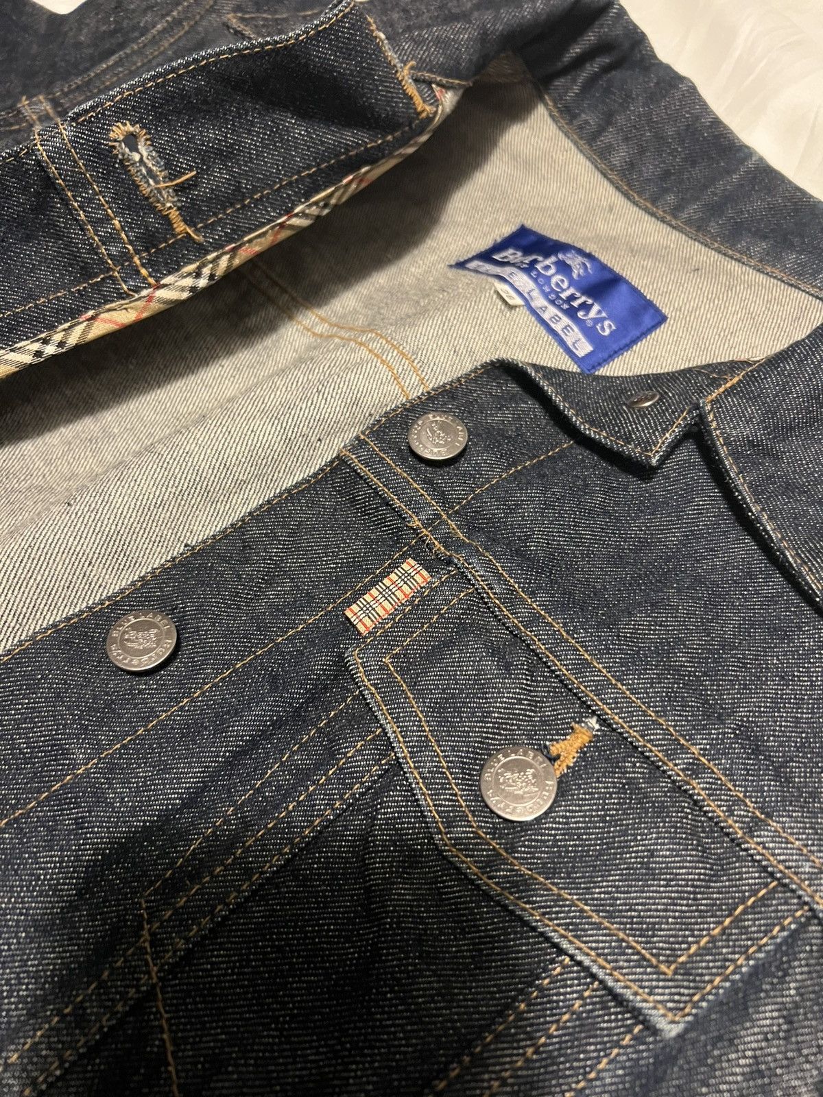 Burberry × Japanese Brand Japan Burberry Prorsum blue label Jean jacket Size XS / US 0-2 / IT 36-38 - 3 Thumbnail