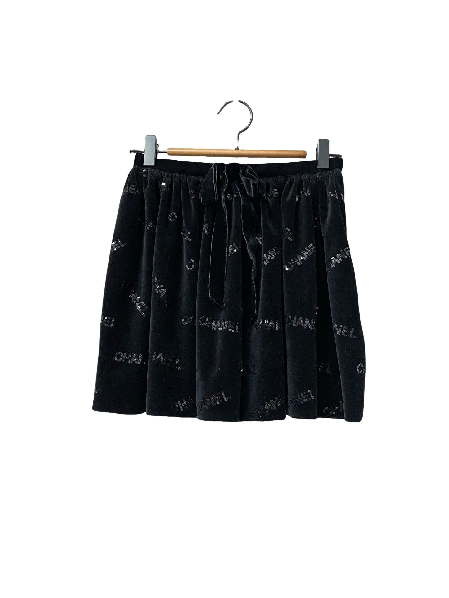 Chanel Chanel Sequin Logo Mini Skirt Size 36 Size 26" / US 2 / IT 38 - 1 Thumbnail
