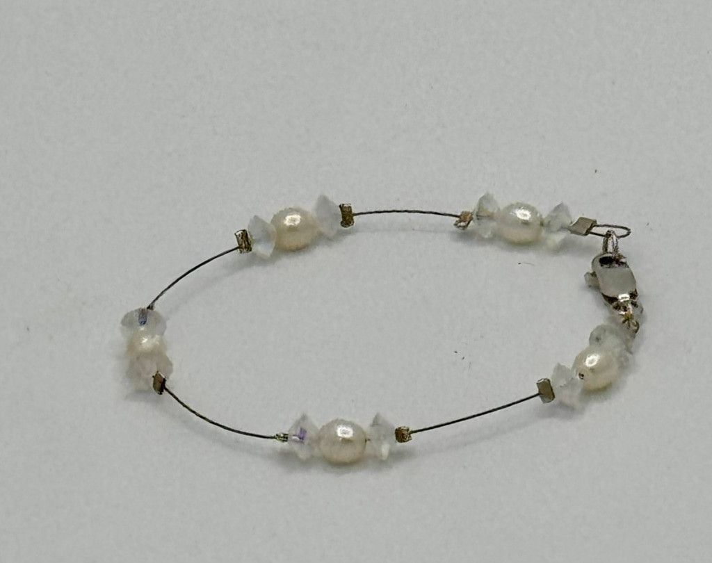 Other Beautiful freshwater pearl crystal sterling bracelet 5 1/2" Size ONE SIZE - 1 Thumbnail