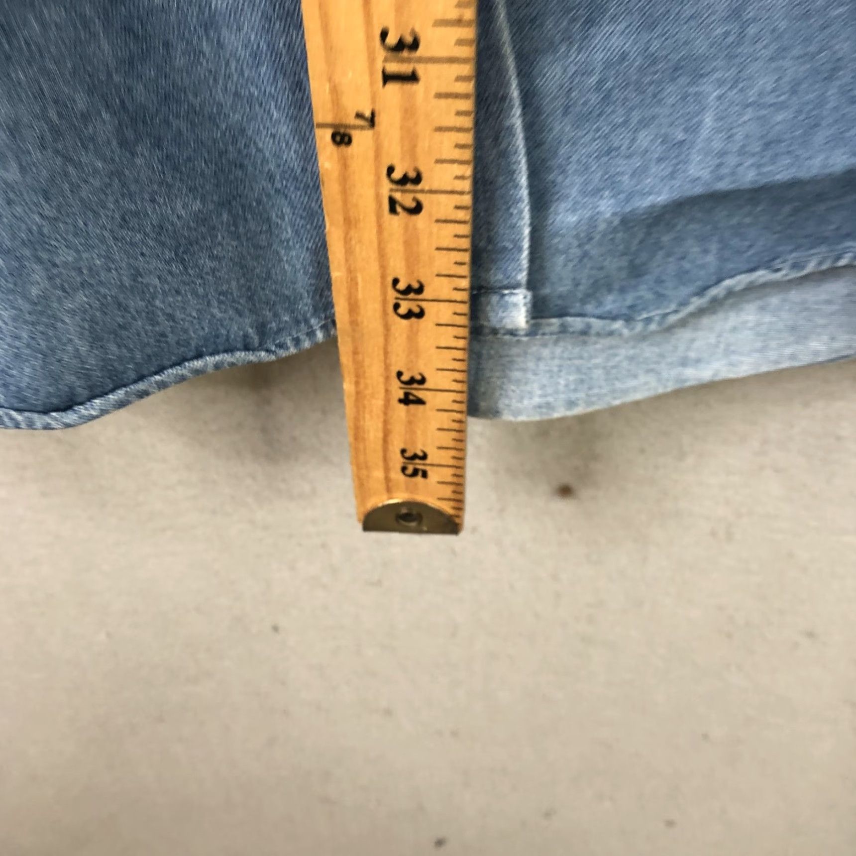 Izod VINTAGE IZOD Denim Shirt Mens XL Blue Button-Down Long Sleeve Pocket Casual Chambray Shirt Mens Size US XL / EU 56 / 4 - 4 Thumbnail