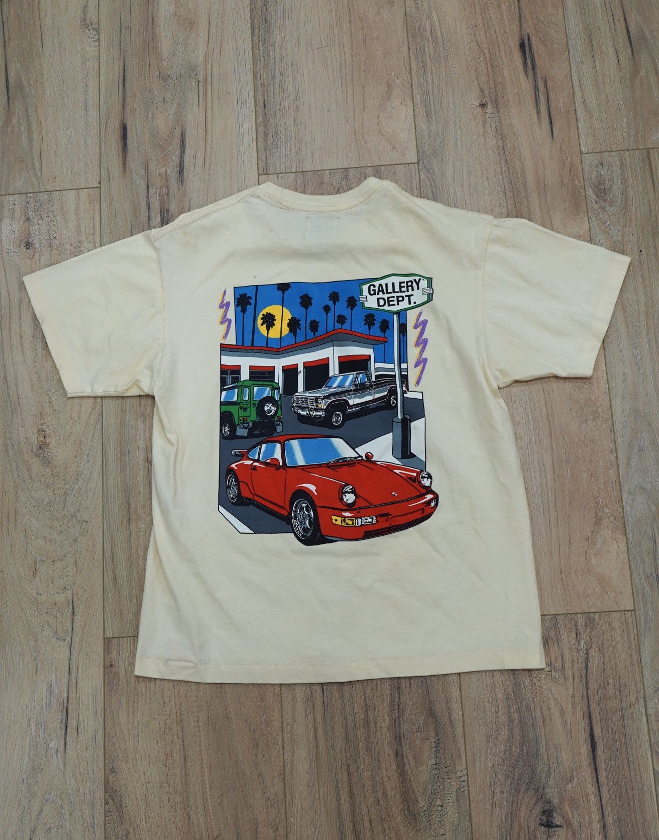 Gallery Dept Drive store Thru Tee Medium