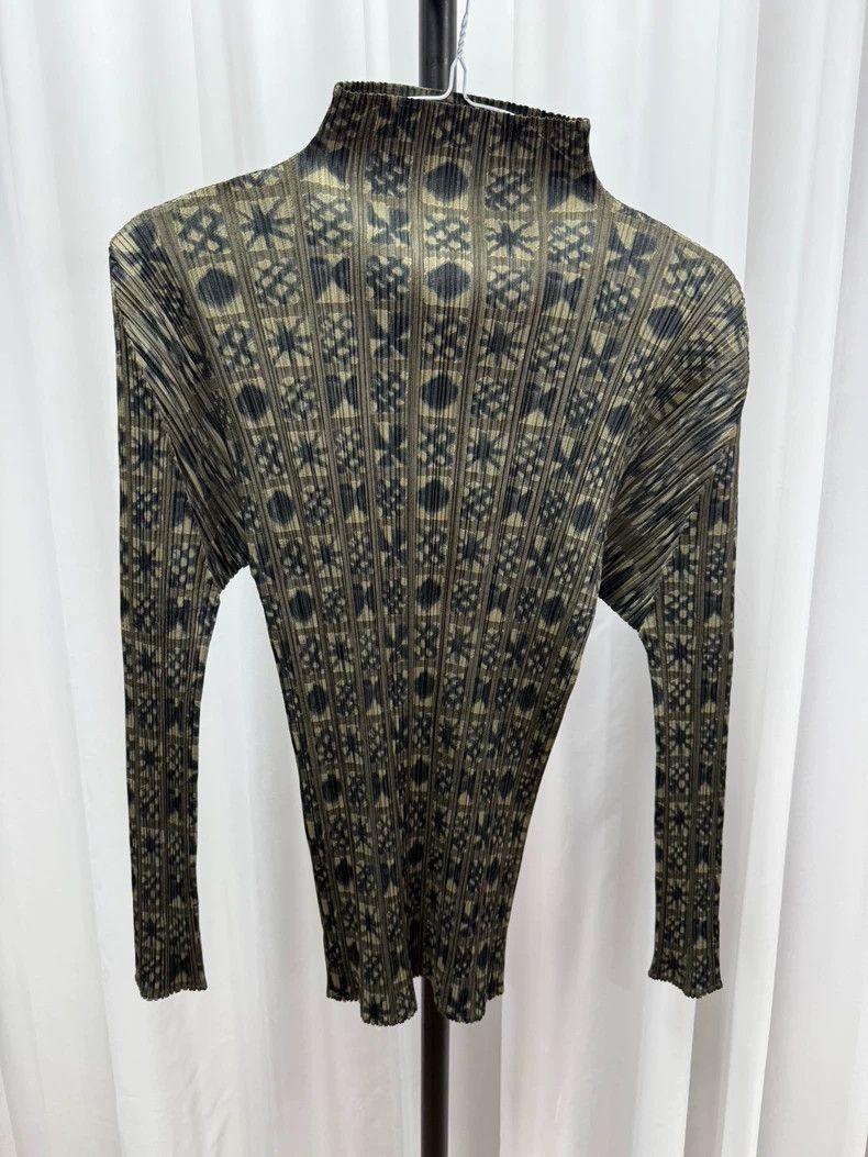 Issey Miyake Issey miyake size 3 Geometric pattern knitted high-necked Size M / US 6-8 / IT 42-44 - 1 Thumbnail