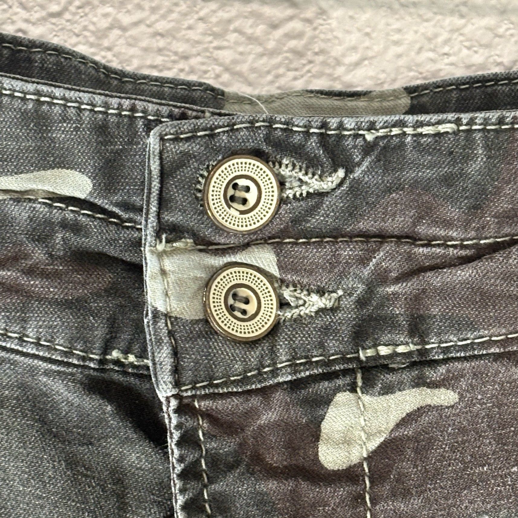 Anthropologie Anthropologie The Wanderer Camo Pants Women's 31 Cargo Straight Inseam 27 Fall Seasonal Stretch Denim Cotton Elastane Regular Color Green Pants Size 24" / US 00 / IT 34 - 3 Thumbnail
