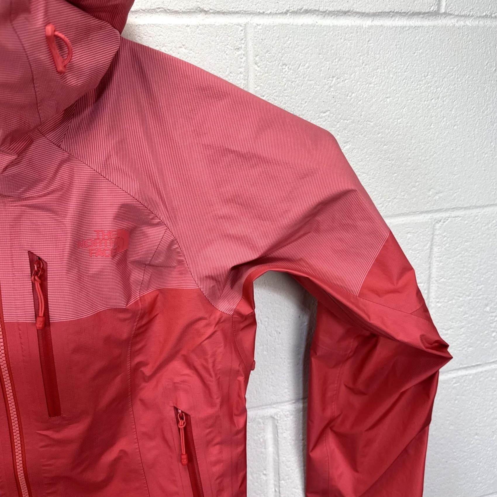 The North Face The North Face Jacket Women’s Small Pink Gore-Tex Shell Zip Size S / US 4 / IT 40 - 6 Thumbnail