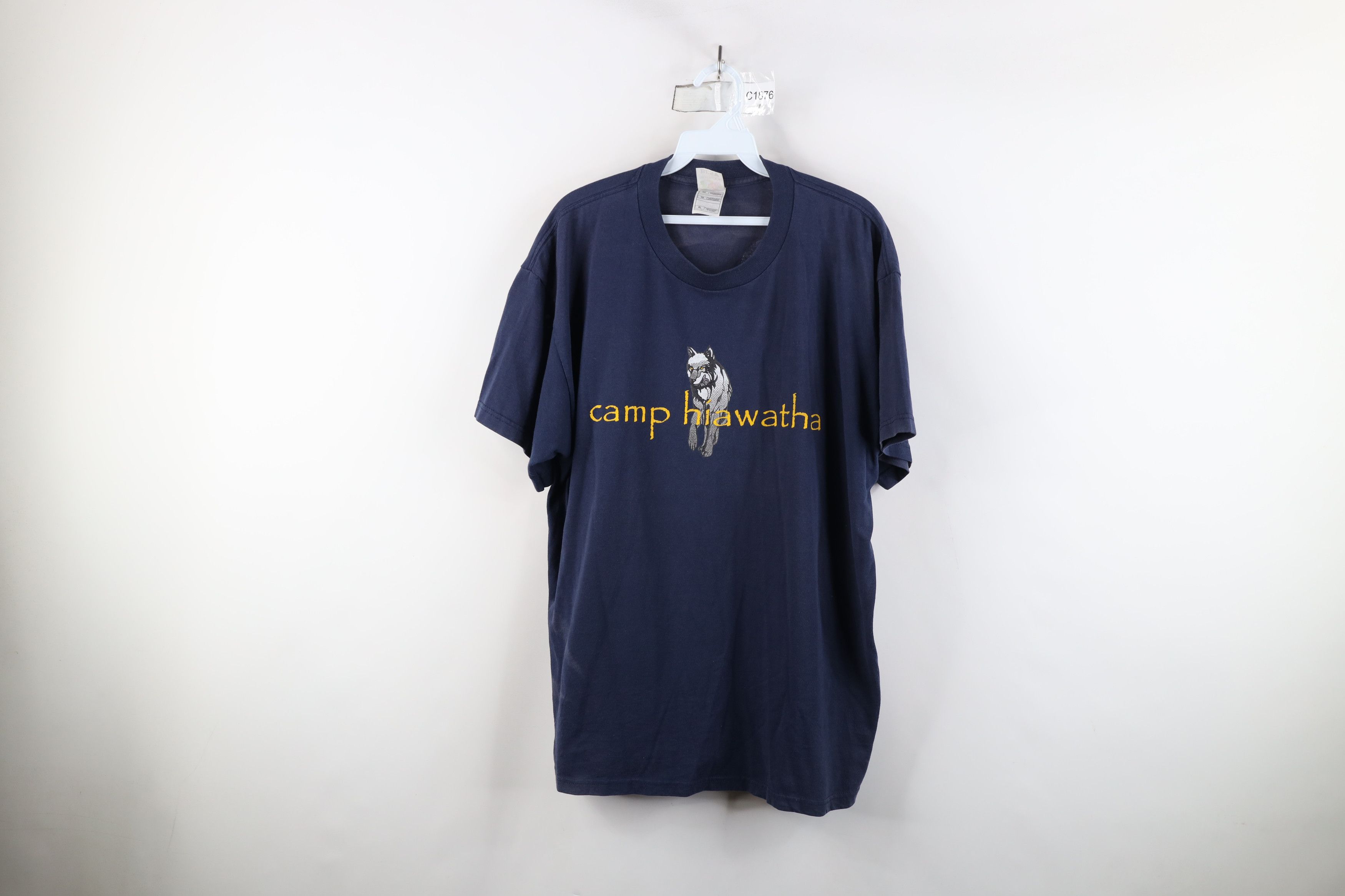 Vintage Vintage Y2K 2002 of America Camp Hiawatha Wolf T-Shirt Size US XL / EU 56 / 4 - 1 Thumbnail