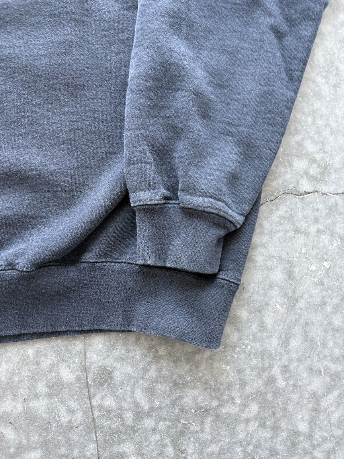 Levi's Vintage 90s Levi’s Crewneck Sweatshirt Embroidered Crest Size US M / EU 48-50 / 2 - 3 Thumbnail