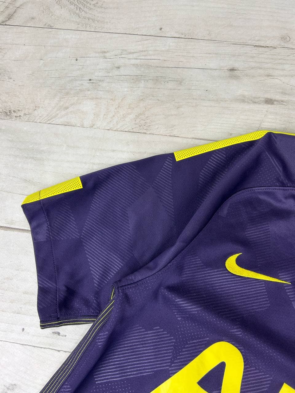 Nike Nike Tottenham Hotspur 2017 2018 Third Shirt Soccer Jersey Size US S / EU 44-46 / 1 - 4 Thumbnail