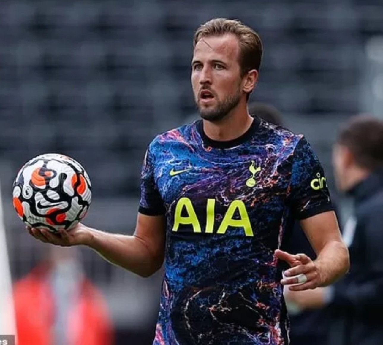 Tottenham Hotspur 21/22 away shirt #10 Kane