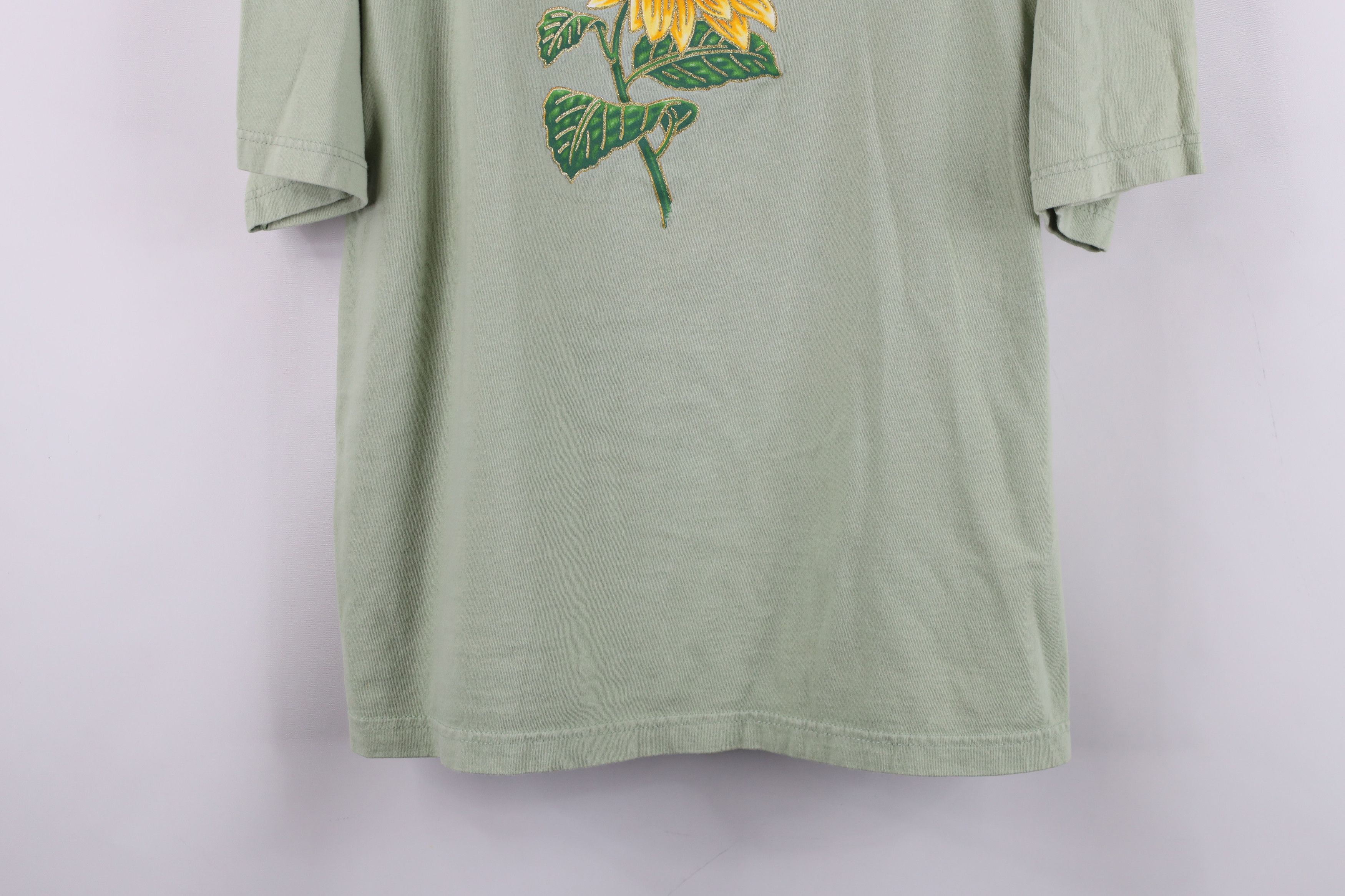 Vintage Vintage 90s Streetwear Nature Sunflower T-Shirt Green USA Size US L / EU 52-54 / 3 - 3 Thumbnail