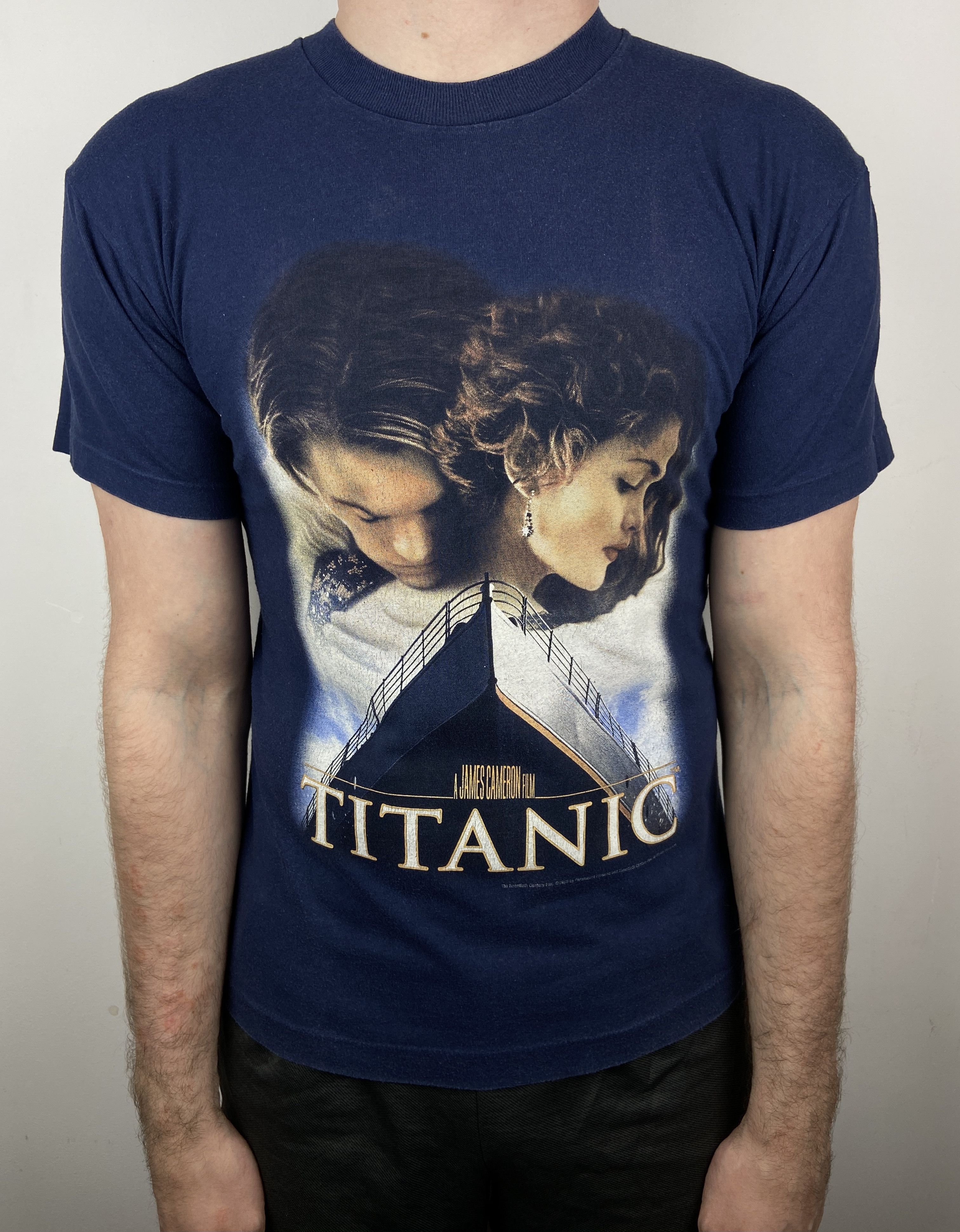 Vintage 90s Vintage Titanic James Cameron Movie Graphic T Shirt Tee Size US S / EU 44-46 / 1 - 14 Thumbnail
