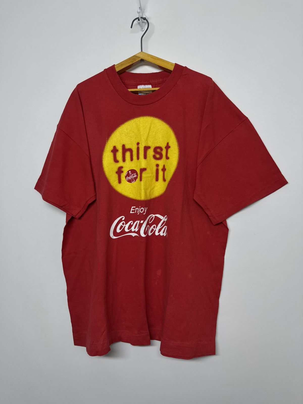 Coca Cola Vintage Coca Cola enjoy T-shirt band tee XLarge red Size US XL / EU 56 / 4 - 3 Thumbnail