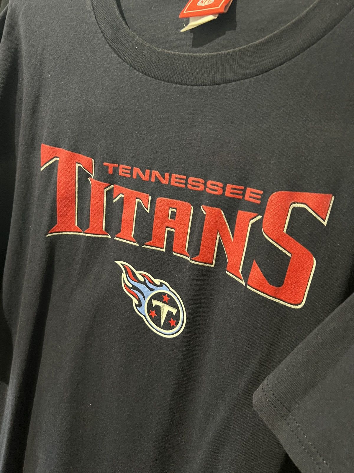 Band Tees × NFL × Vintage NFL VINTAGE TENNESSEE TITANS BAND LOGO AOP AMERICAN FOOTBALL Size US XXL / EU 58 / 5 - 6 Thumbnail