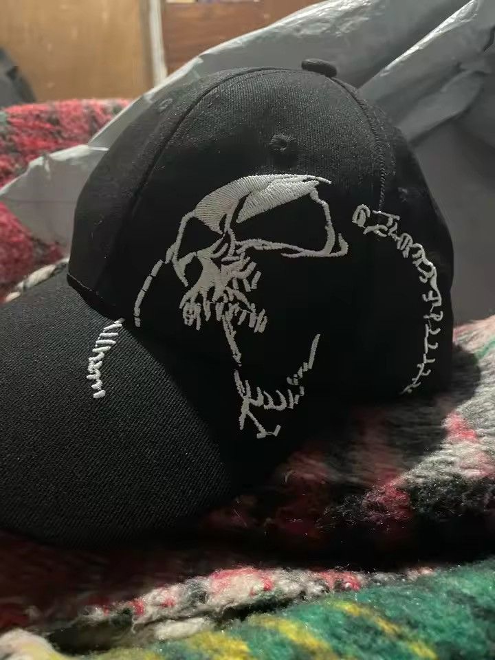Japanese Brand Skull Pattern Embroidery Baseball Caps Size ONE SIZE - 1 Thumbnail