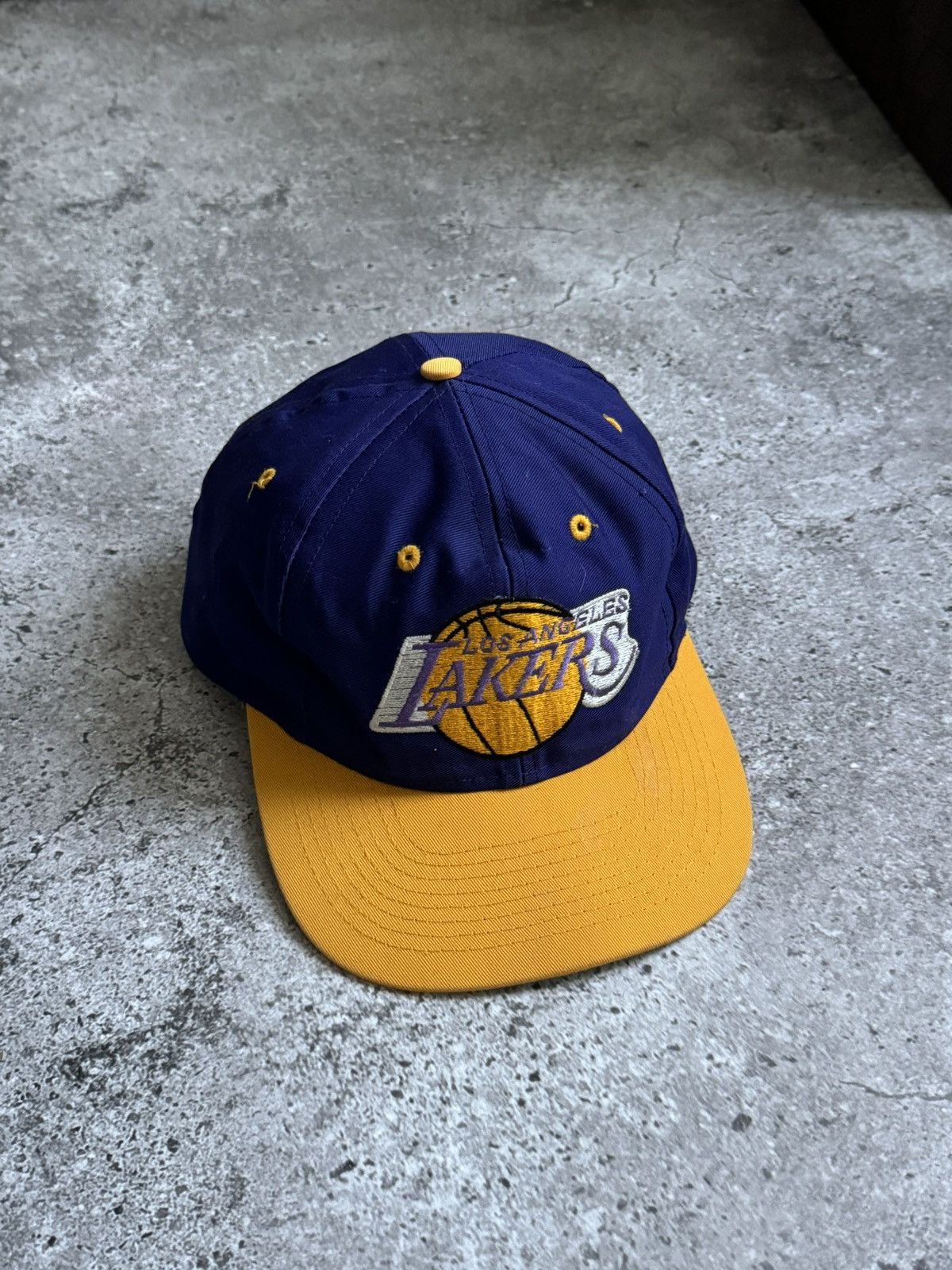 NBA × Vintage Vintage Lakers basketball SnapBack cap Size ONE SIZE - 3 Thumbnail