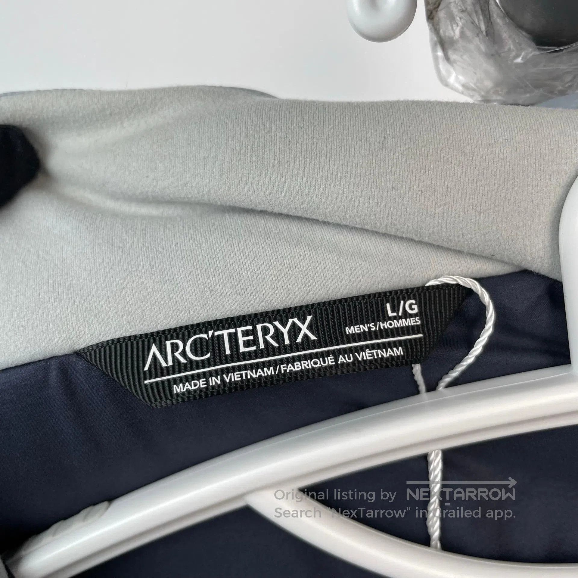 Arc'teryx Arc'teryx Navy blue waterproof hardshell warm cotton coat| Size US L / EU 52-54 / 3 - 7 Thumbnail