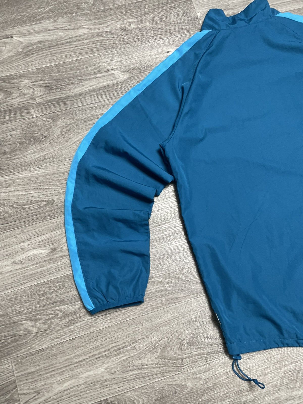 Nike Vintage Nike Blue Swoosh Logo Truck Jacket Y2K Size US L / EU 52-54 / 3 - 15 Thumbnail