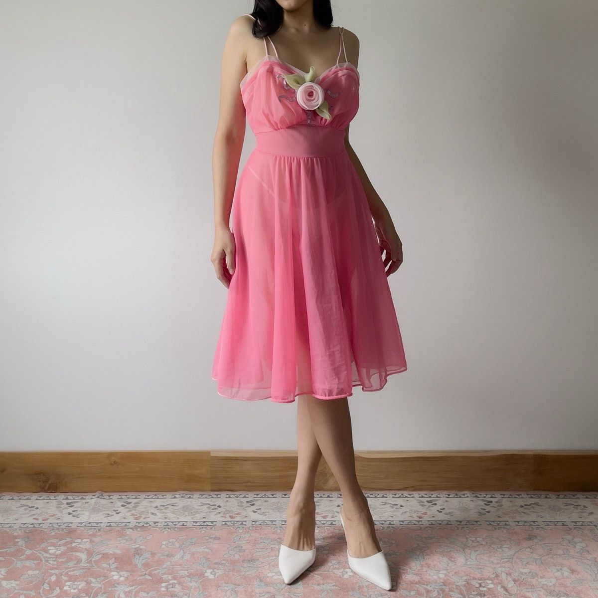 Vintage Vintage 1980s Pink Chiffon Semi-Sheer Nightgown (S–M) Size S / US 4 / IT 40 - 4 Thumbnail