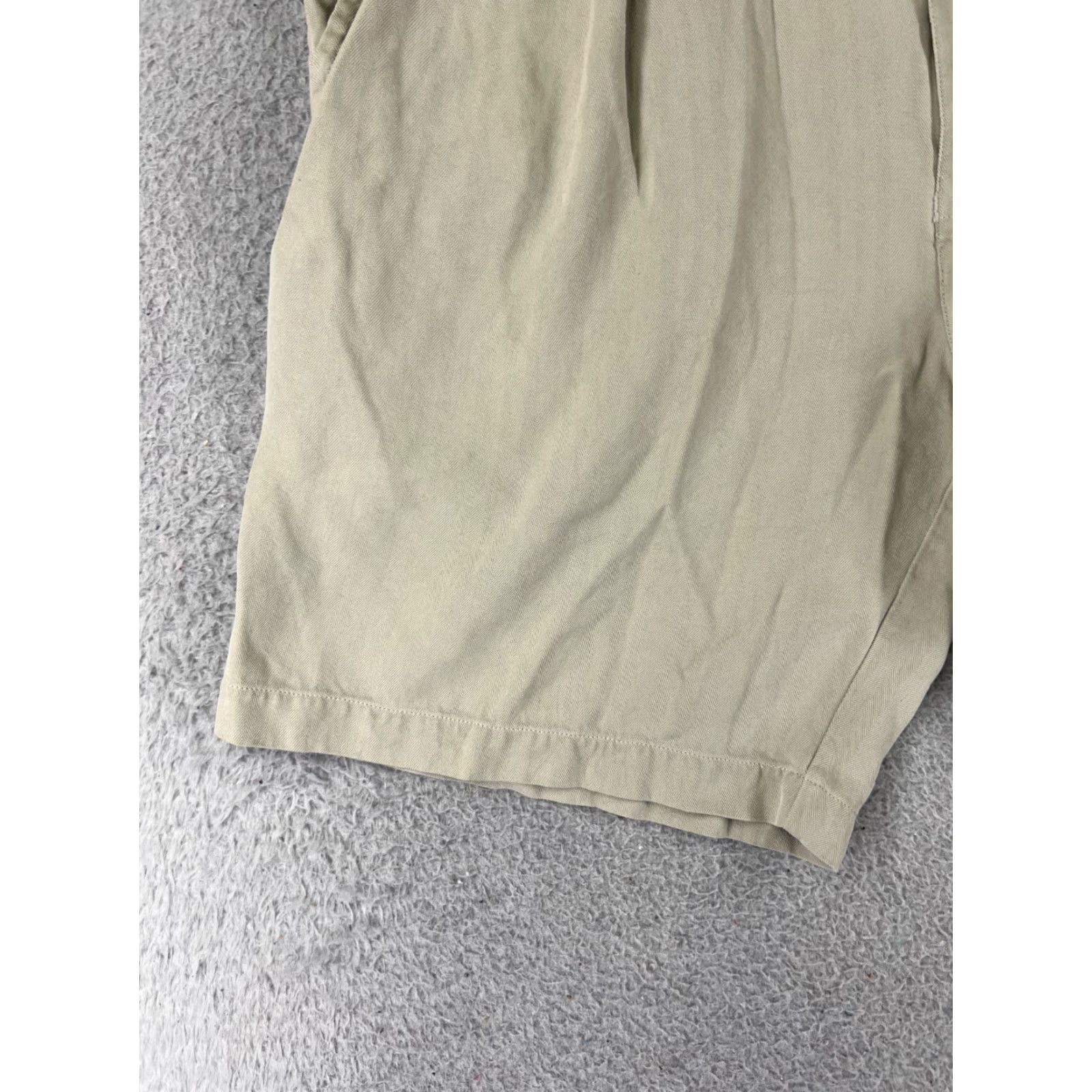 Tommy Bahama Tommy Bahama Shorts Men Bermuda Beige Pleated Silk Herringbone 34 Casual Pockets Size US 34 / EU 50 - 3 Thumbnail
