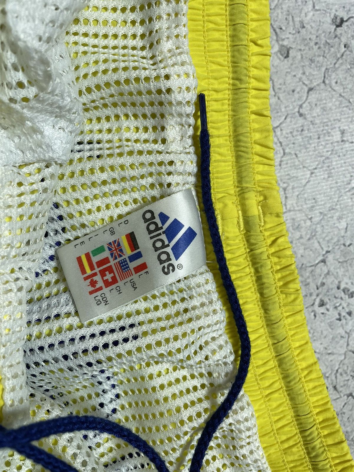 Adidas × Vintage Vintage Adidas Nylon Shorts Big Logo Y2K Size US 34 / EU 50 - 5 Thumbnail