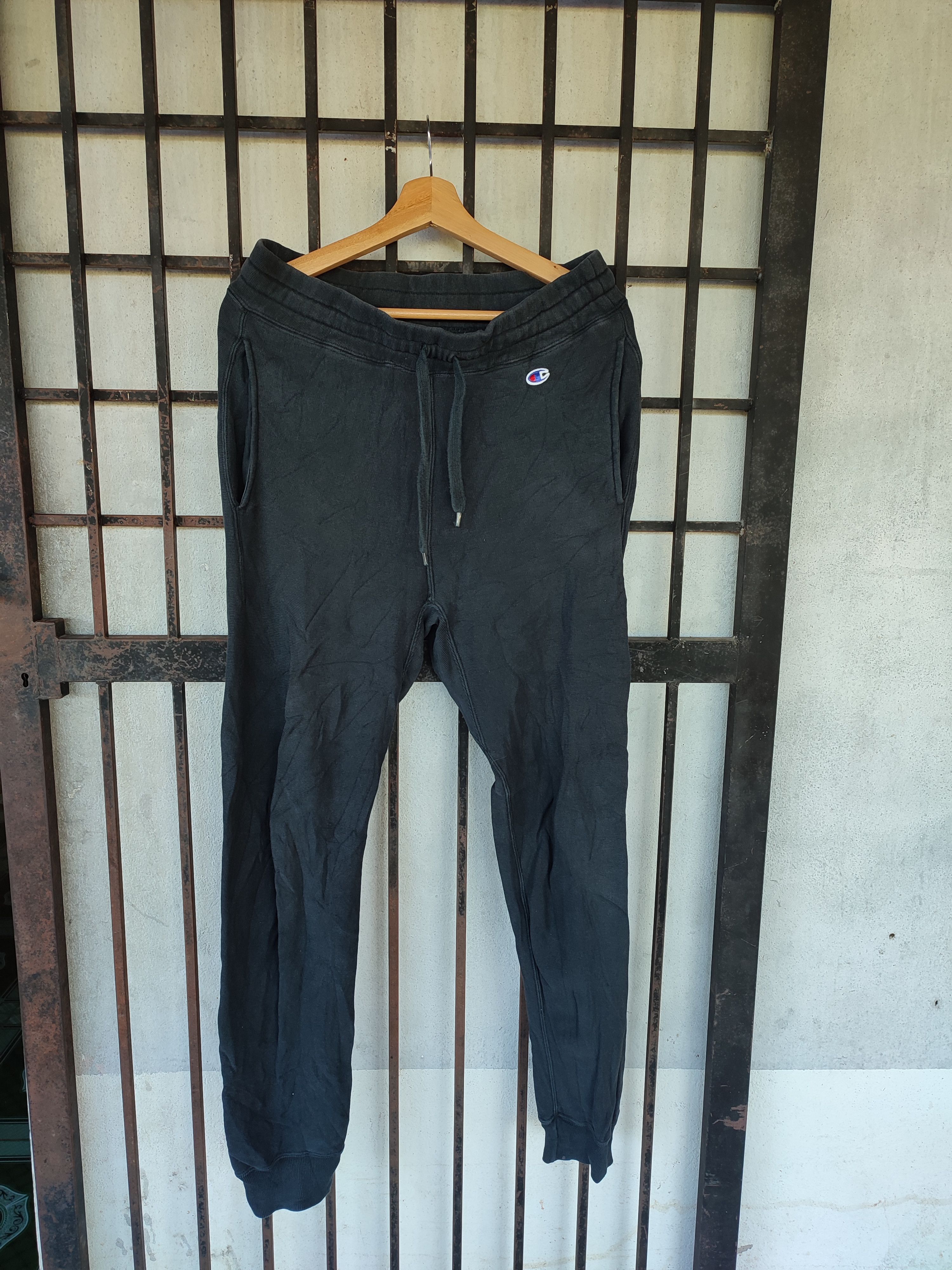 Champion 💥90s💥 Champion Reverse Weave Slim Fit Joggers Size US 33 - 1 Thumbnail