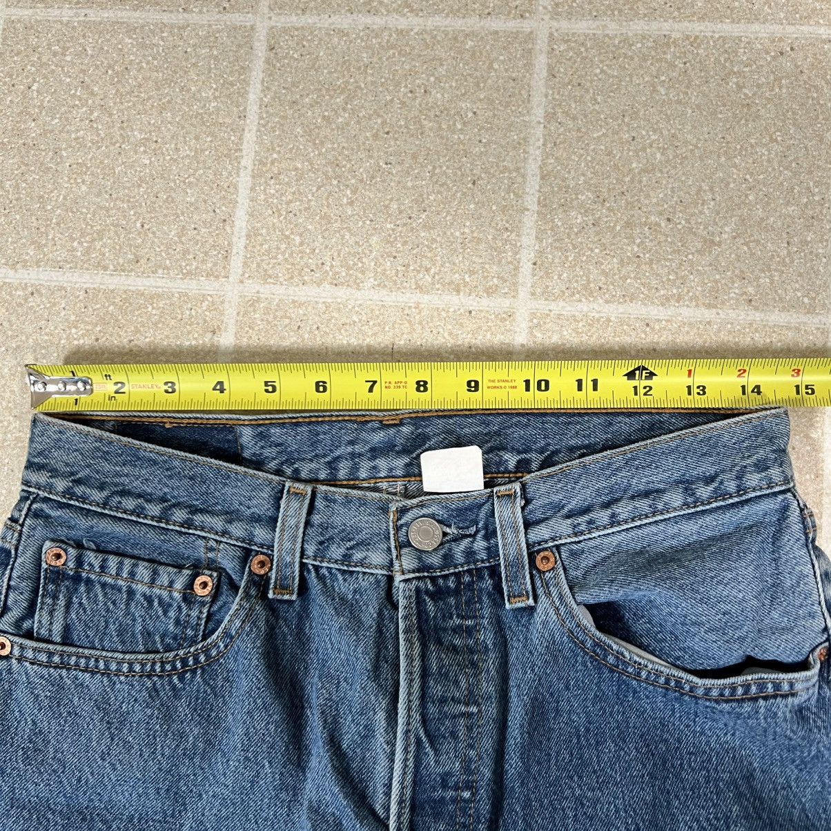 Levi's Vtg Levi’s 501 Button Fly Jeans Made in Mexico Light Wash Size US 29 - 11 Thumbnail