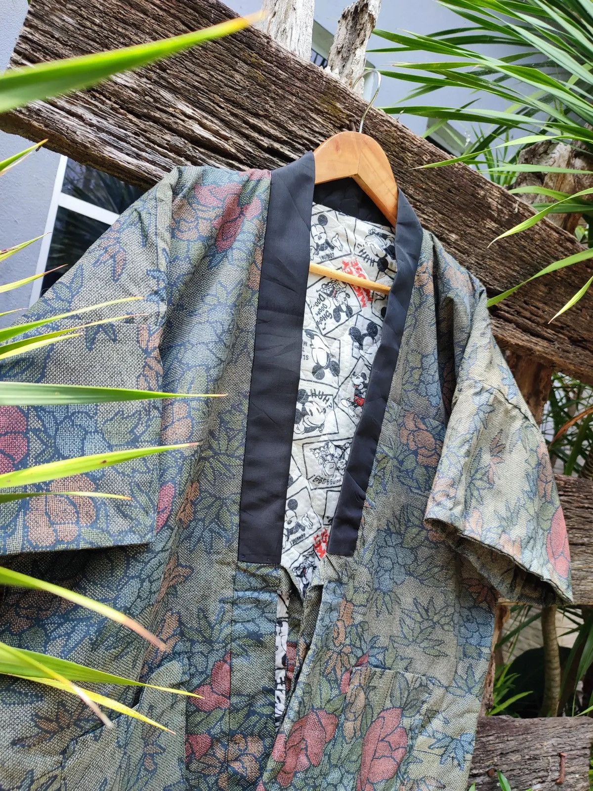 Japanese Brand Vintage Floral Kimono Jacket with Mickey Mouse Comic Lining Size US L / EU 52-54 / 3 - 9 Thumbnail