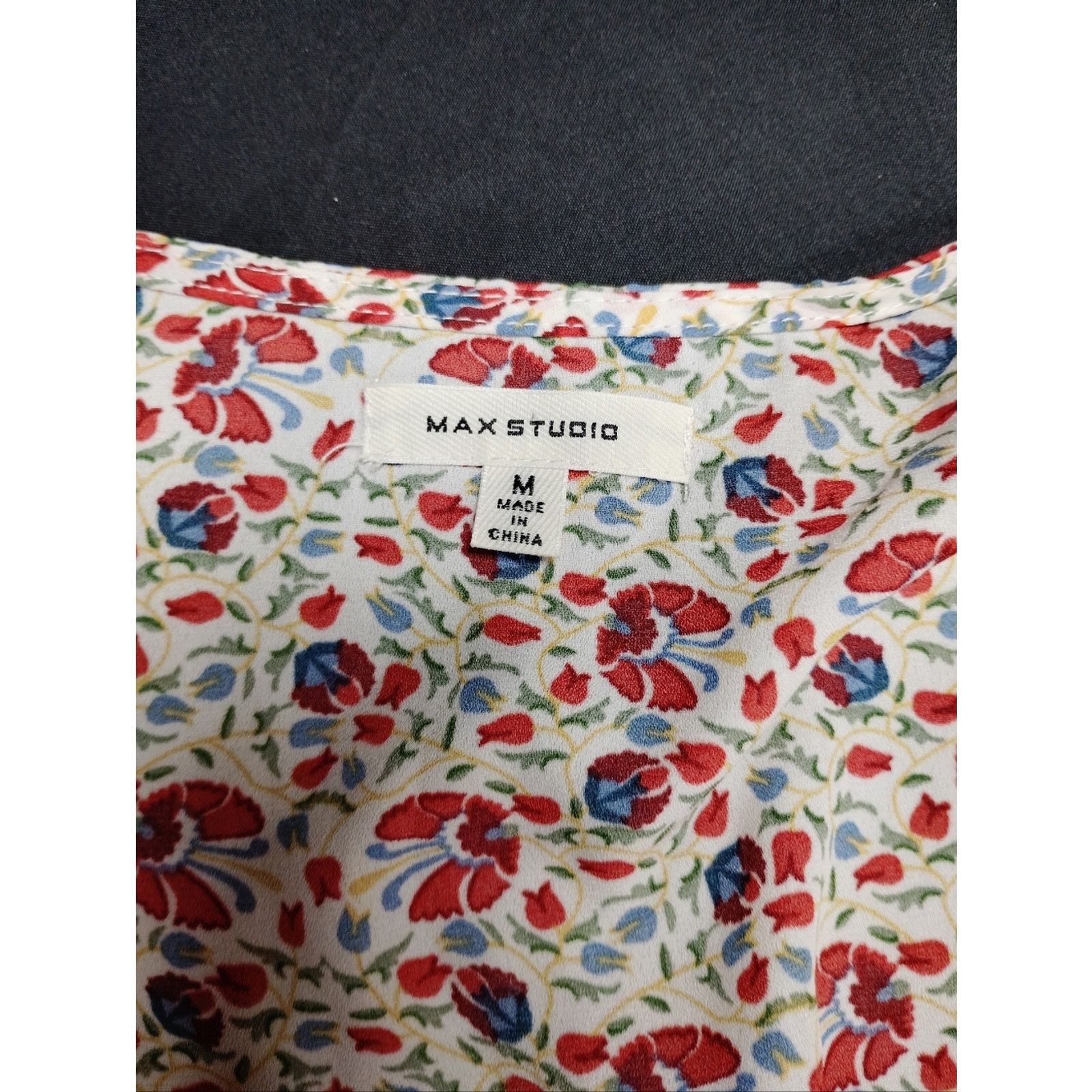 MAX&Co. Max Studio Button Floral Tie-Waist Blouse in Cream and Red Size M / US 6-8 / IT 42-44 - 6 Thumbnail
