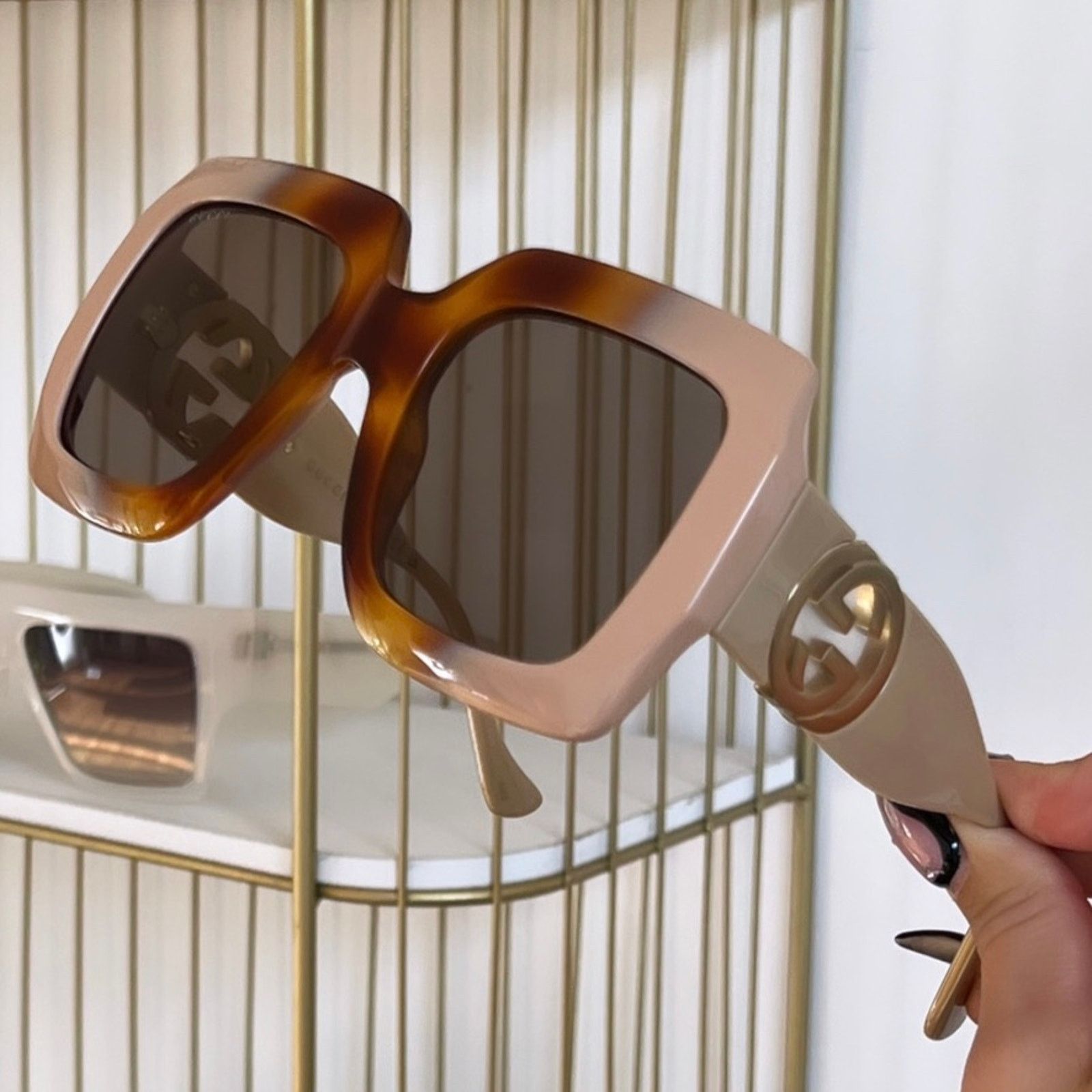 Gucci NEW Gucci GG1022S Brown Chain Oversized Logo Sunglasses Size ONE SIZE - 2 Thumbnail