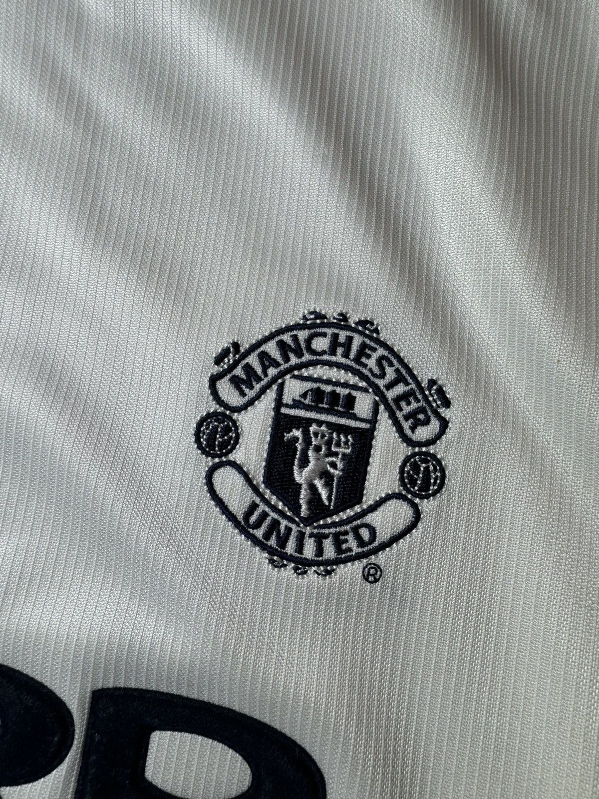 Vintage Manchester United 1999/00 Football Shirt Soccer Jersey Umbro Size US L / EU 52-54 / 3 - 4 Thumbnail