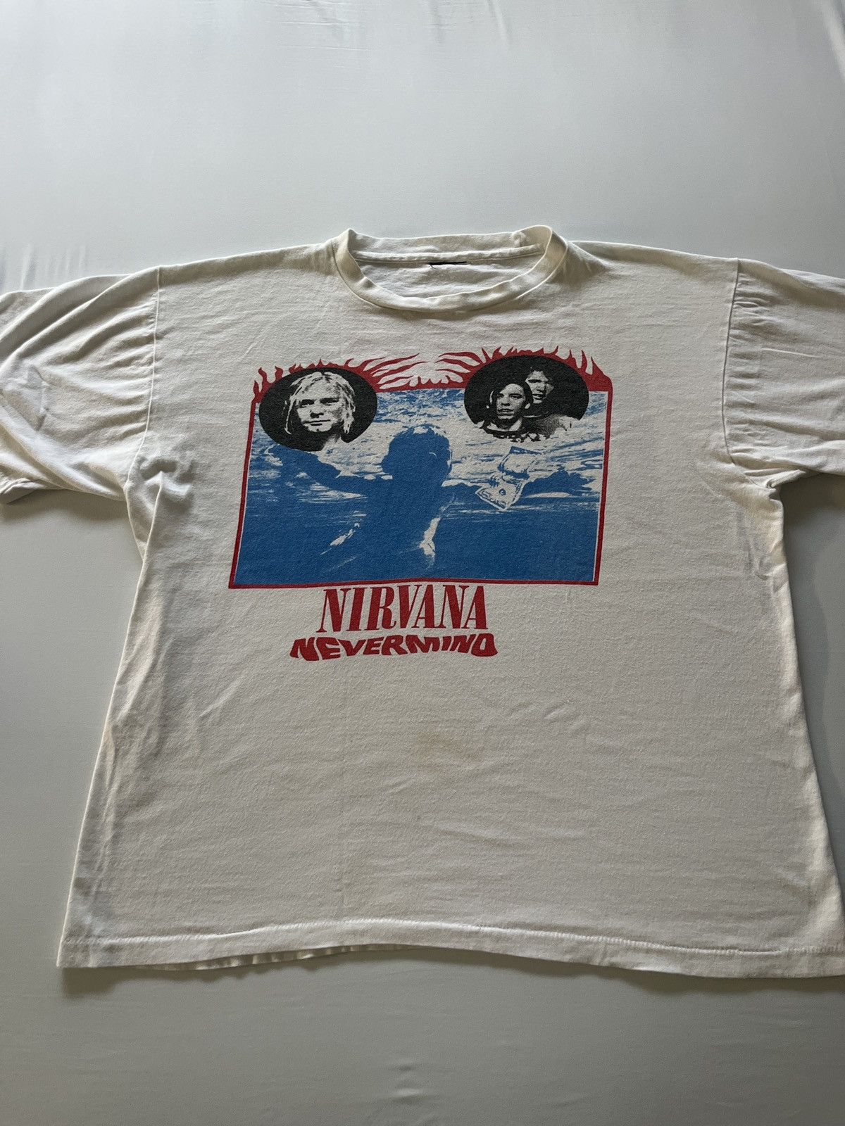 Vintage 1992 Nirvana Nevermind Tee Size US L / EU 52-54 / 3 - 1 Thumbnail