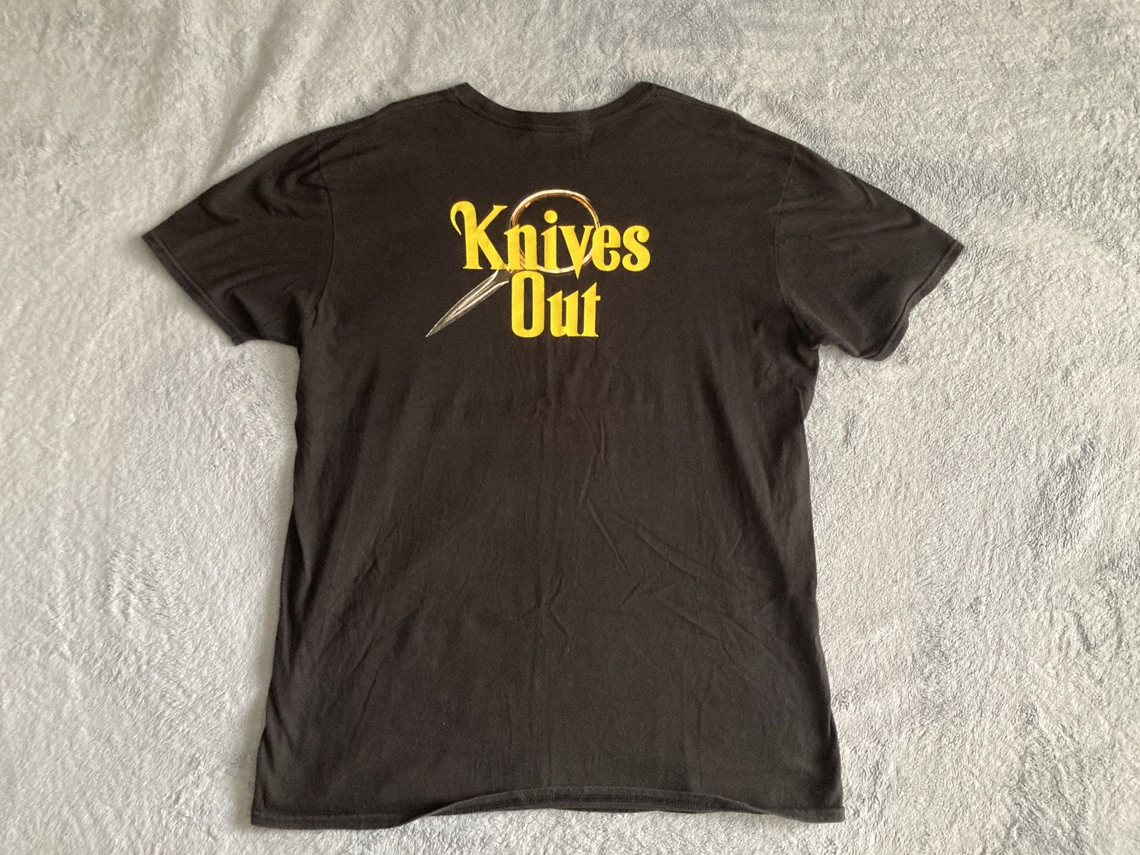 Gildan Knives Out T-Shirt Size US XL / EU 56 / 4 - 2 Thumbnail