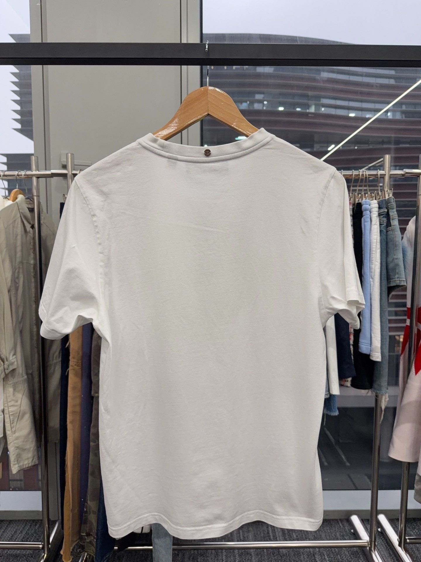 Givenchy Givenchy White Logo Beaded Short Sleeve Size US S / EU 44-46 / 1 - 2 Thumbnail