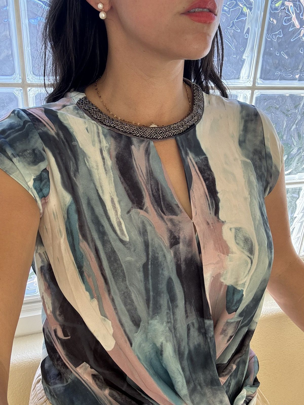 Mossimo Mossimo XS art deco beaded collar watercolor artsy blouse Size XS / US 0-2 / IT 36-38 - 1 Thumbnail