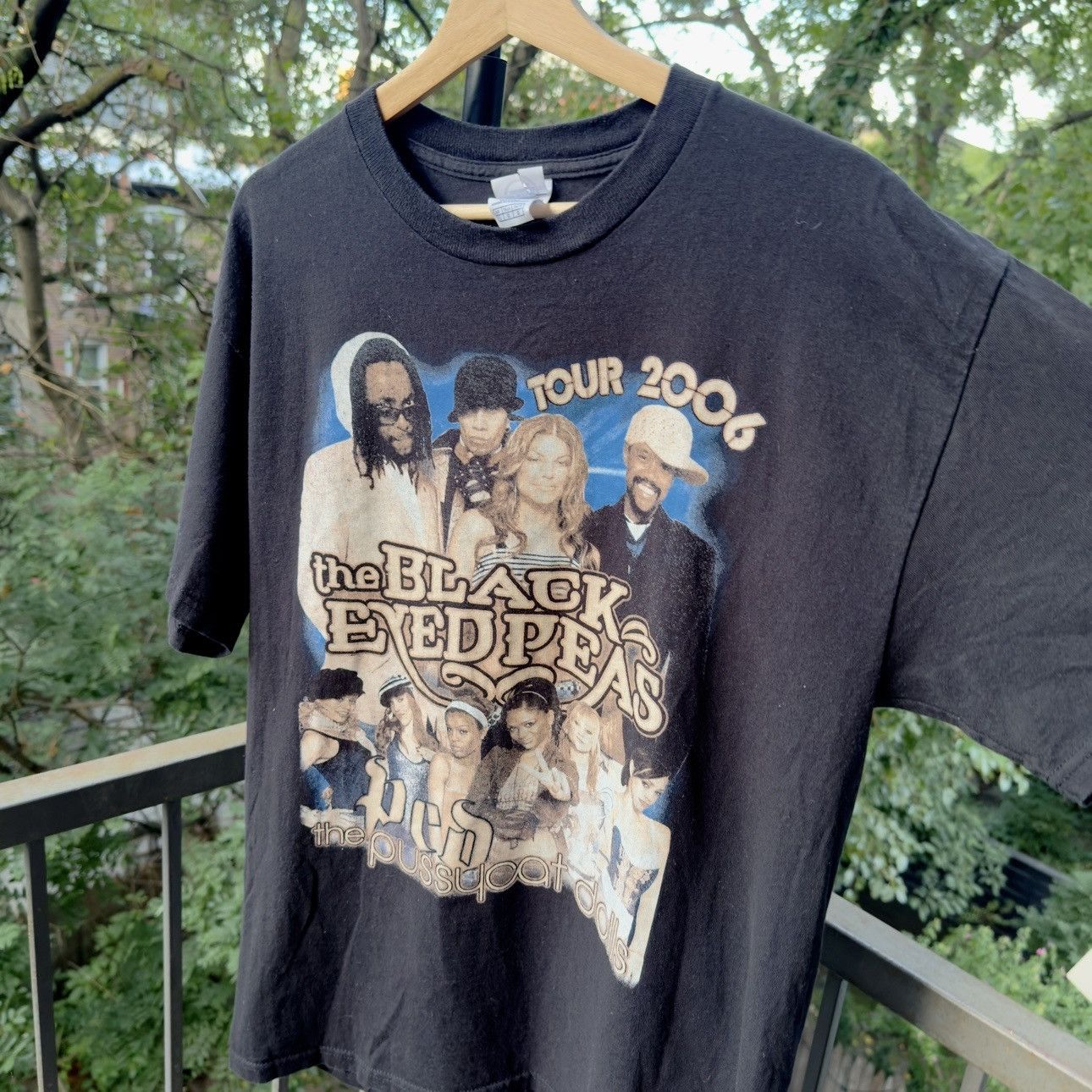 Vintage 2006 Black Eyed Peas & The Pussycat Dolls Tour Tee Shirt Size US L / EU 52-54 / 3 - 3 Thumbnail