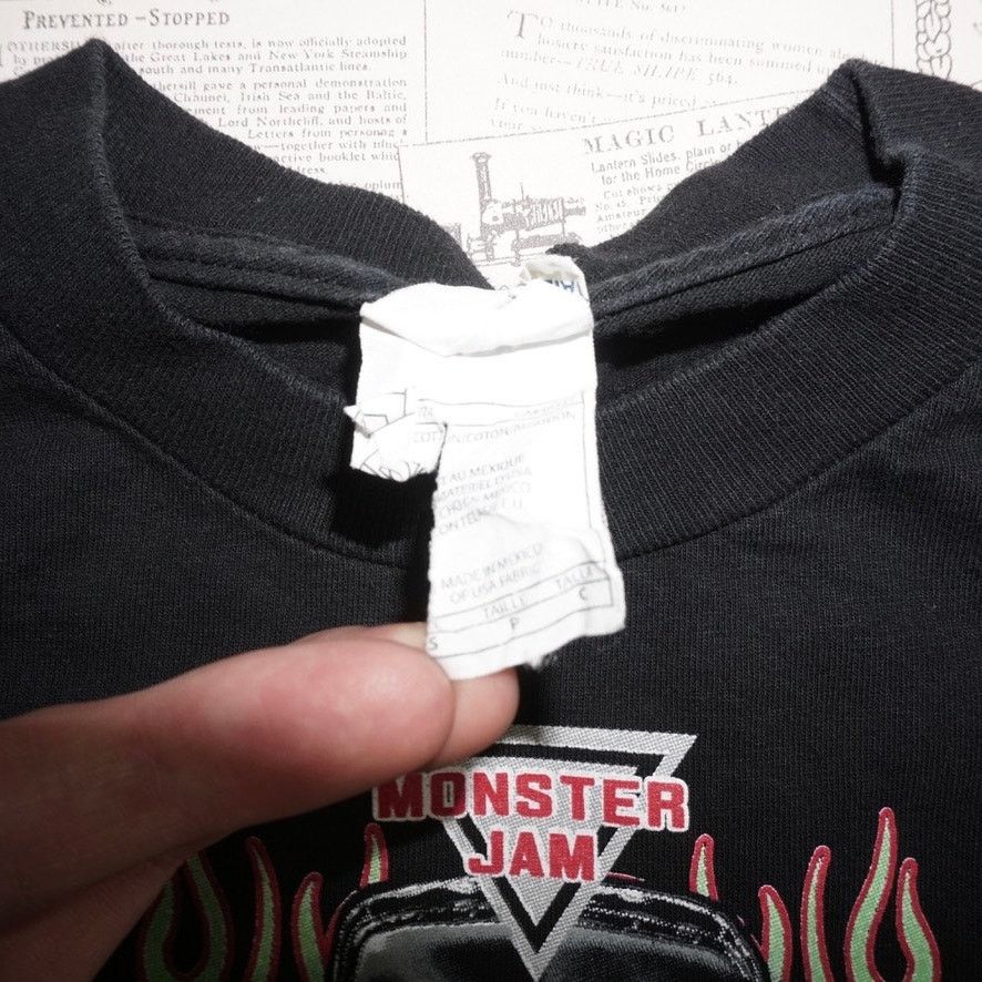 Vintage Small-Vintage Y2K monster jam flame grave digger 00s t-shirt Size US S / EU 44-46 / 1 - 3 Thumbnail