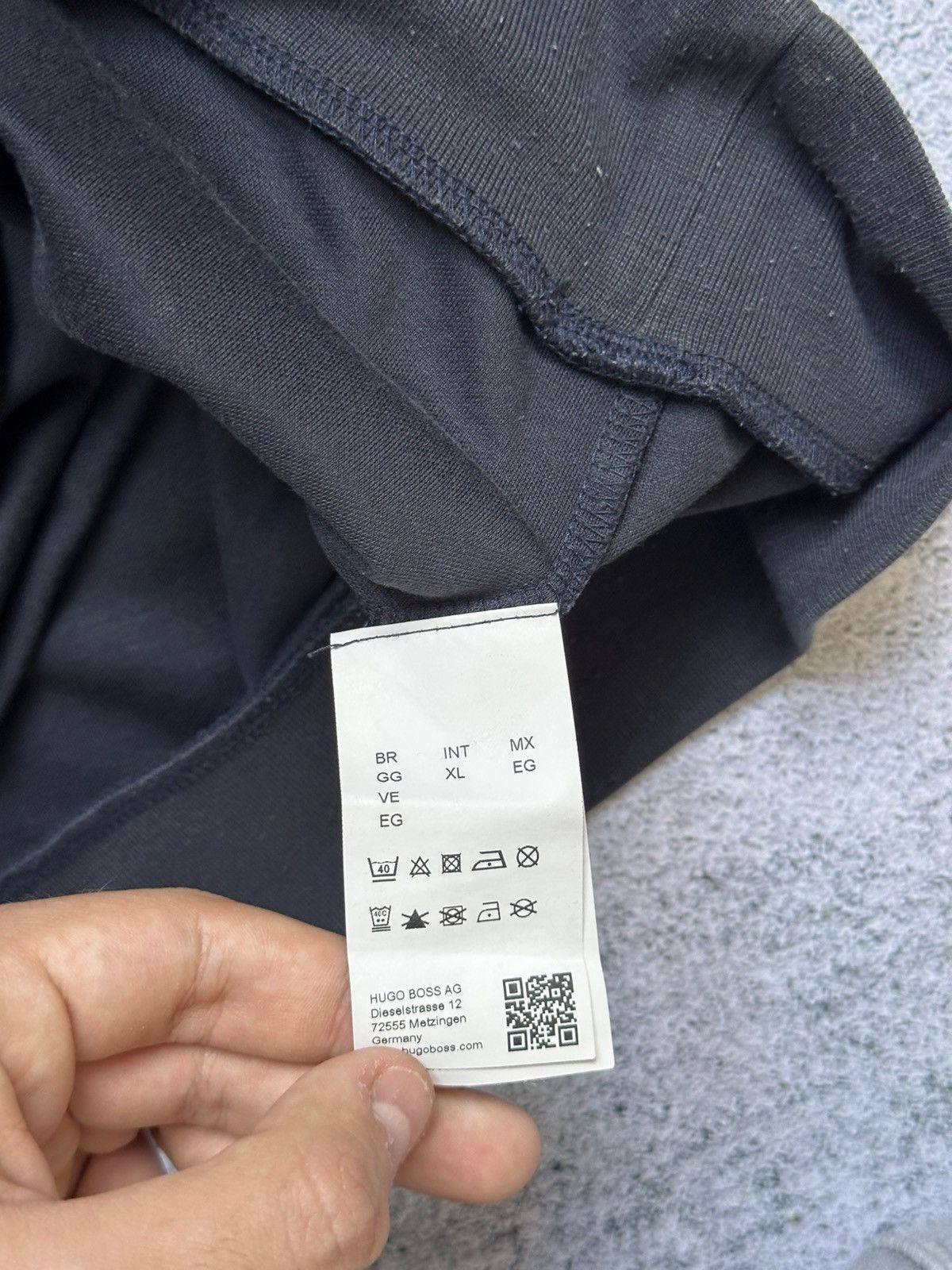 Hugo Boss Vintage Hugo Boss Tracksuit Sweatshirt Big Logo Centre Size US XL / EU 56 / 4 - 9 Thumbnail