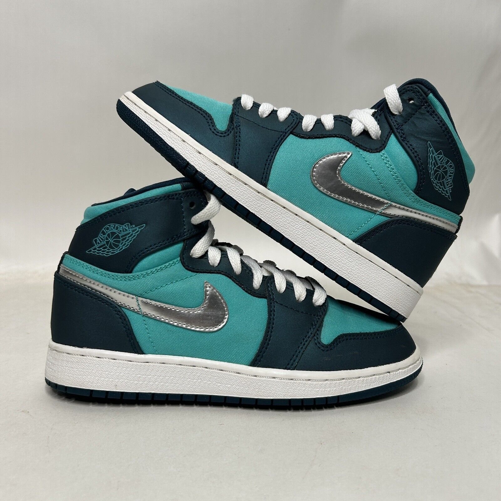 Nike Nike Shoes Air Jordan 1 Retro High GG “Hyper Jade” 2024 Size US 5.5 / IT 35.5 - 1 Thumbnail